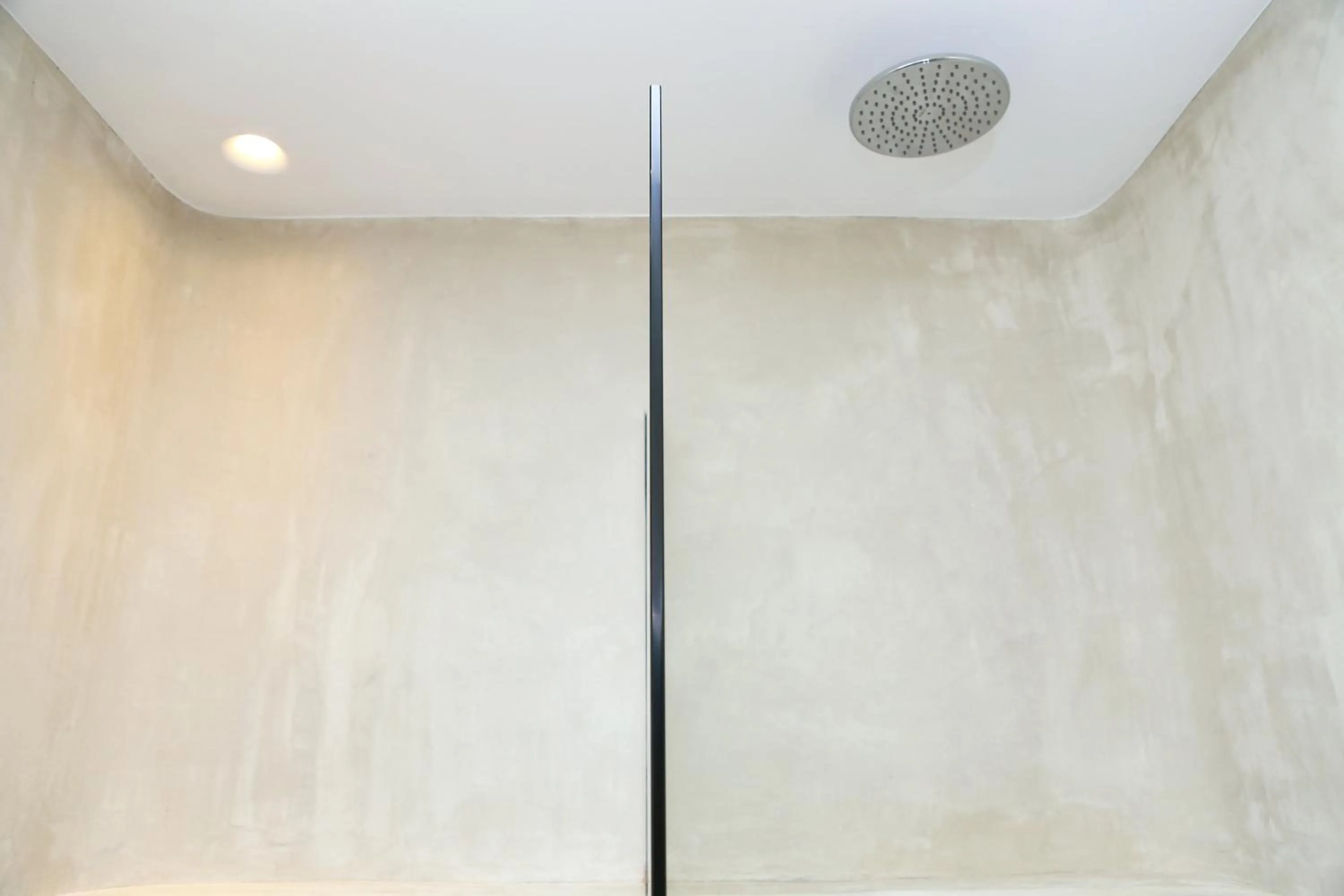 Shower in Jason Hotel