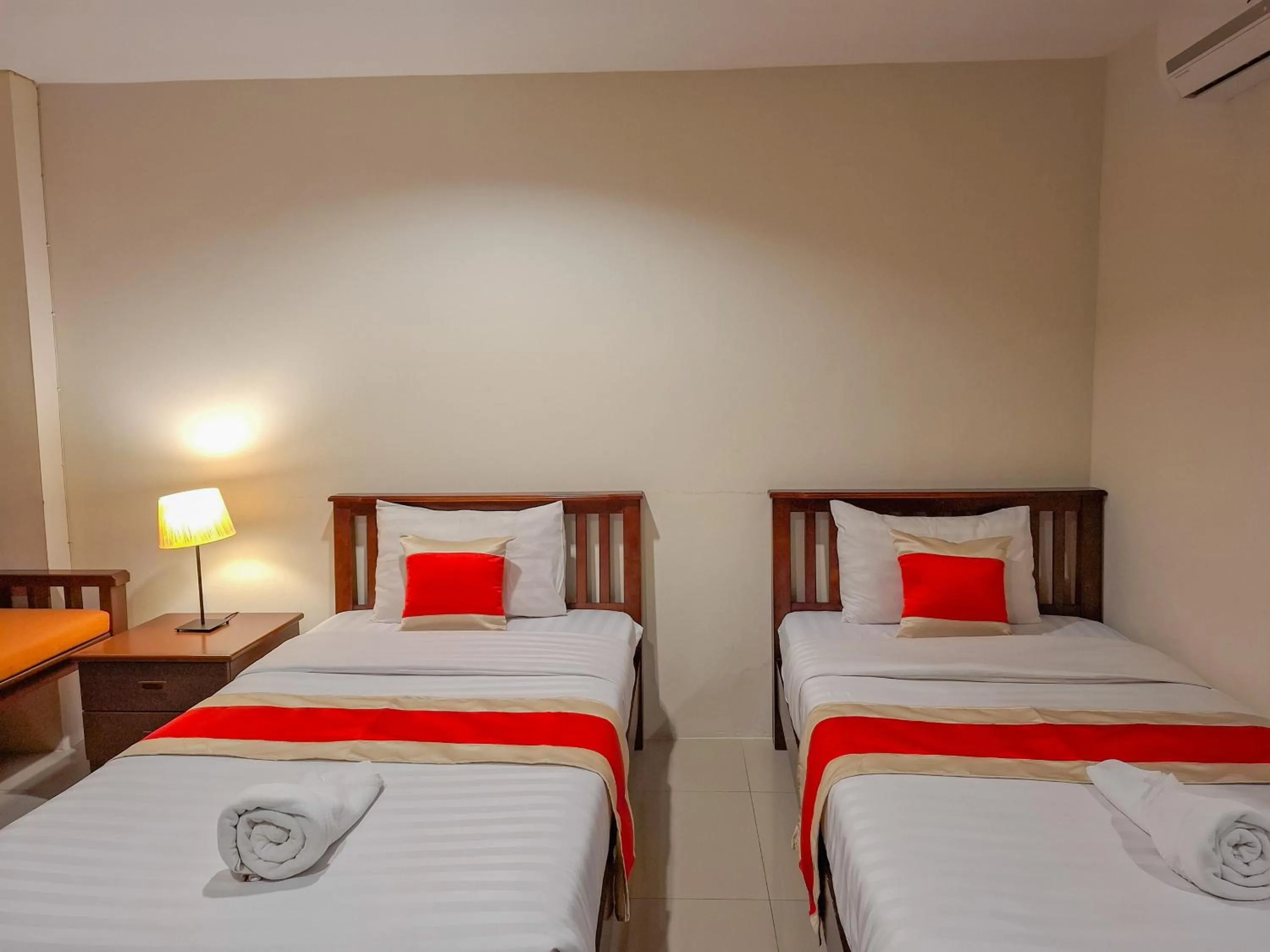 Photo of the whole room, Bed in The Hideaway Resort Pattaya