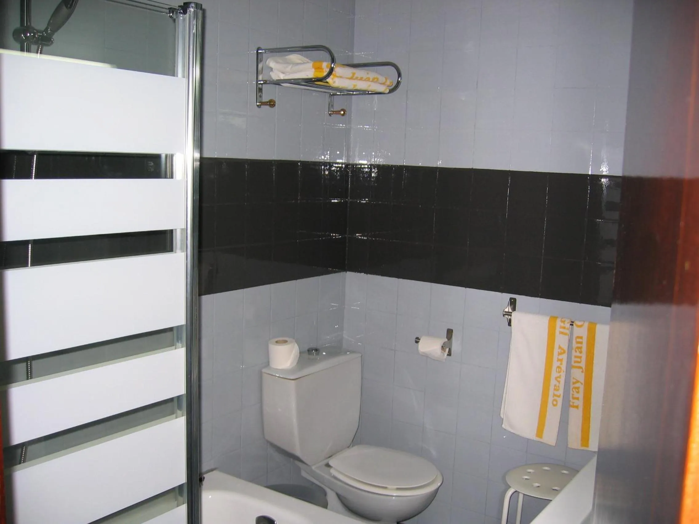 Bathroom in Hotel Fray Juán Gil