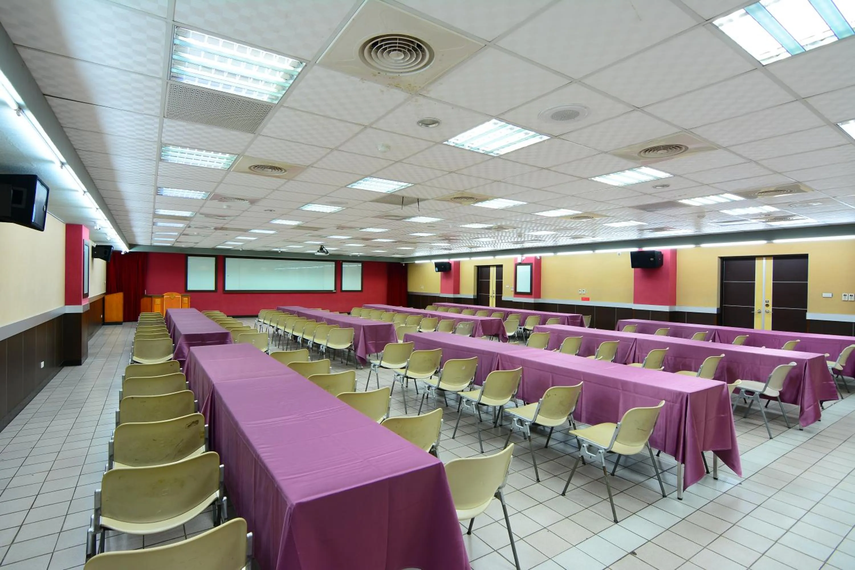 Business facilities in CHIENTAN Youth Hotel