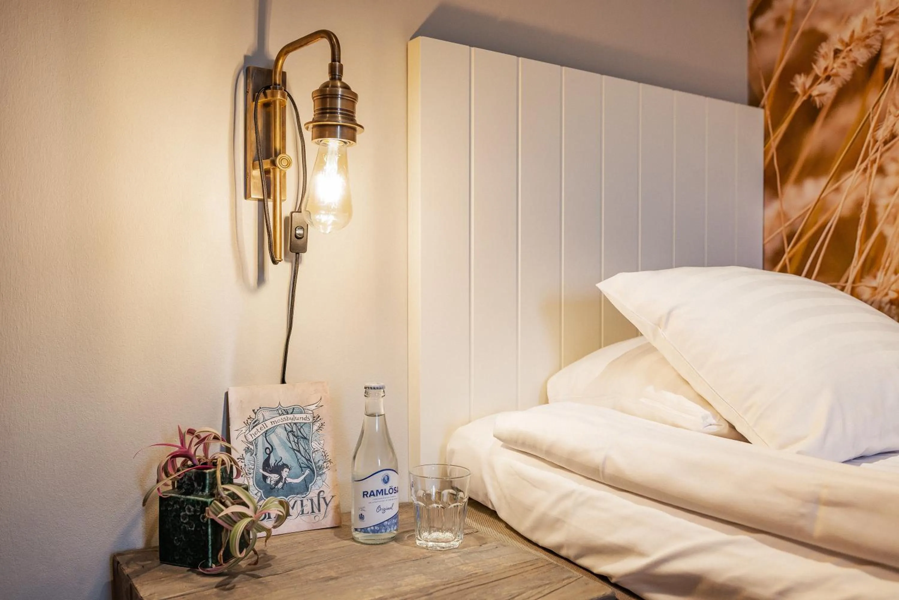 Bed in Hotell Mossbylund