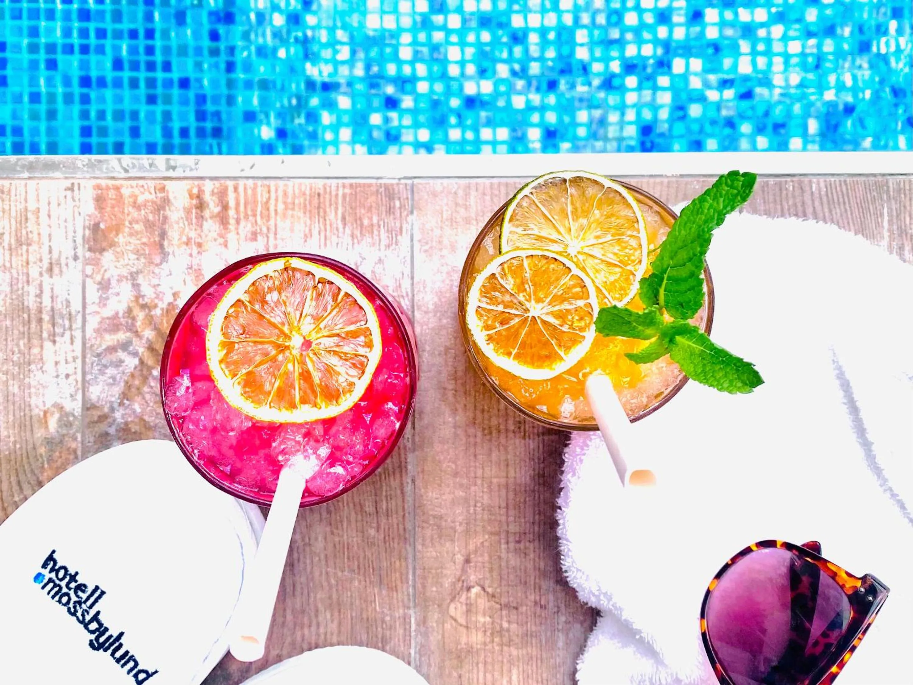 Swimming pool in Hotell Mossbylund