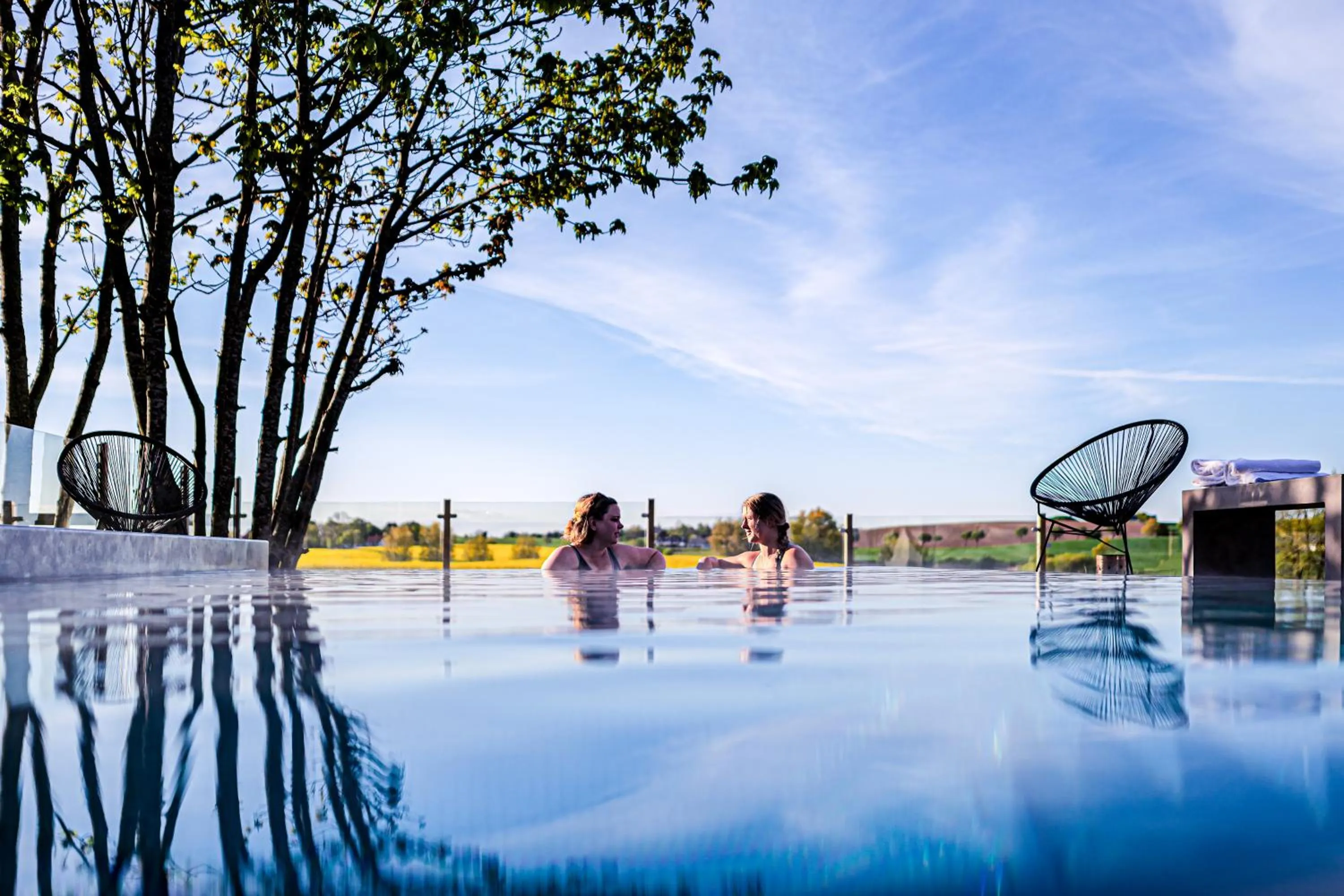 Pool view in Hotell Mossbylund