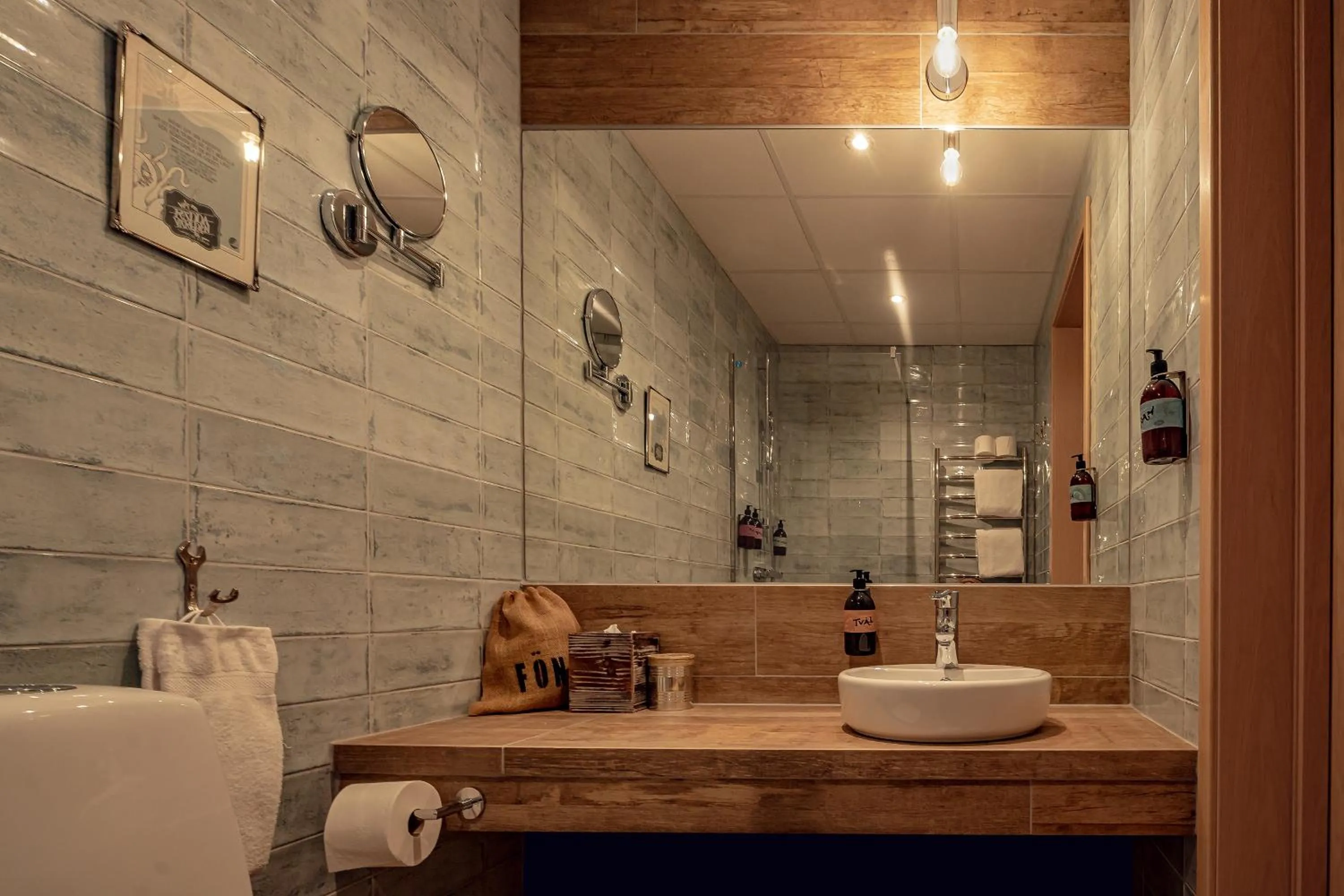 Bathroom in Hotell Mossbylund