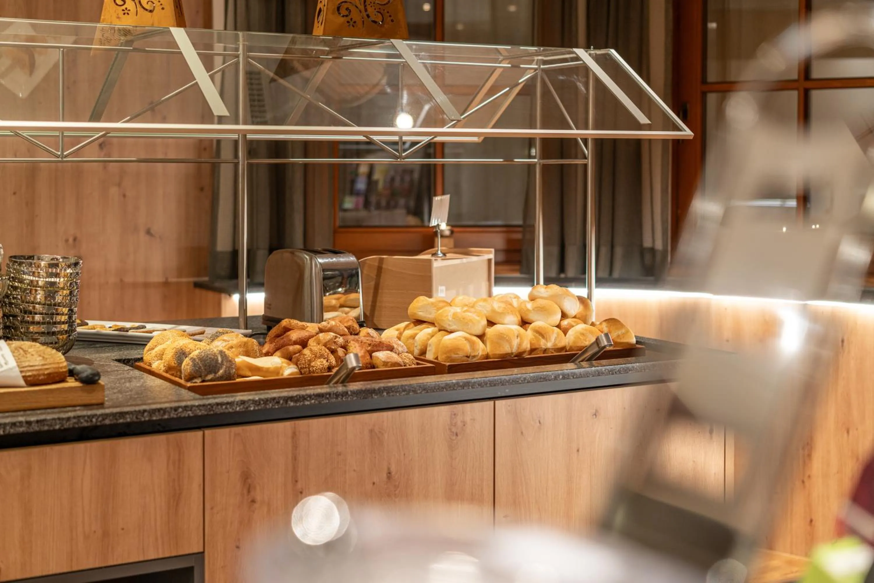 Buffet breakfast in Hotel Mittagskogel Pitztal