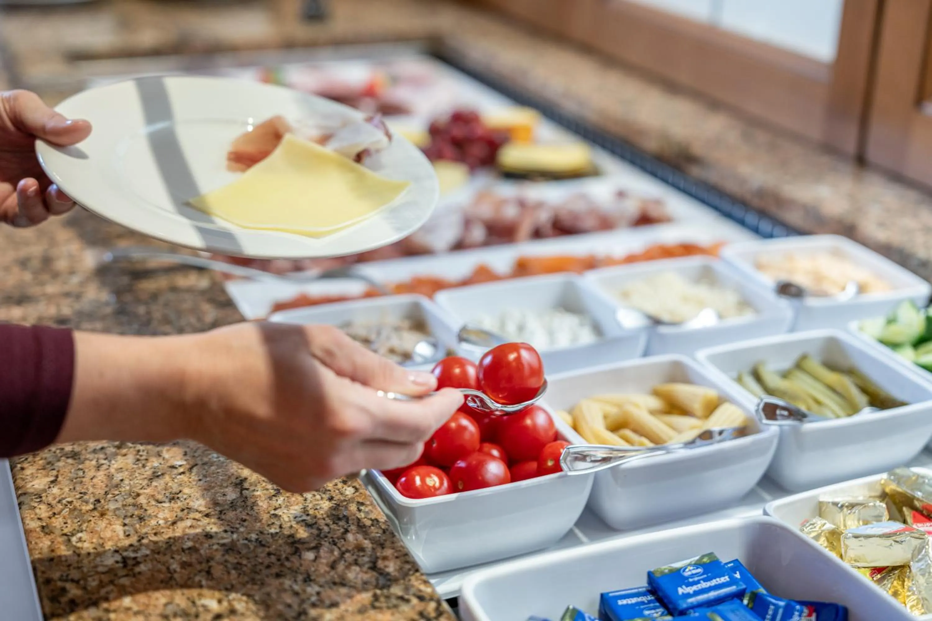 Buffet breakfast in Hotel Mittagskogel Pitztal