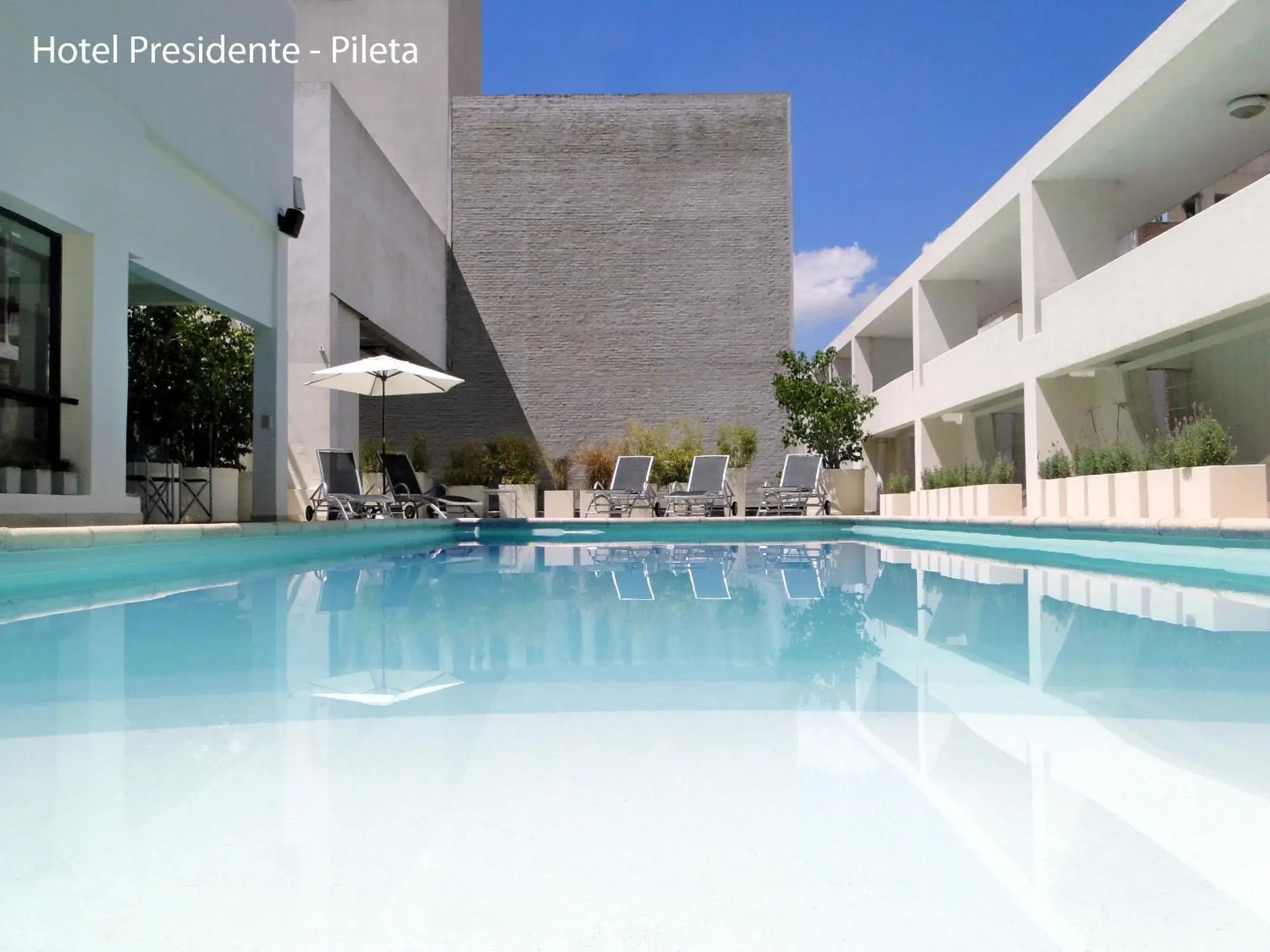 Swimming pool in Hotel Solans Presidente Swimming pool in Hotel Solans Presidente