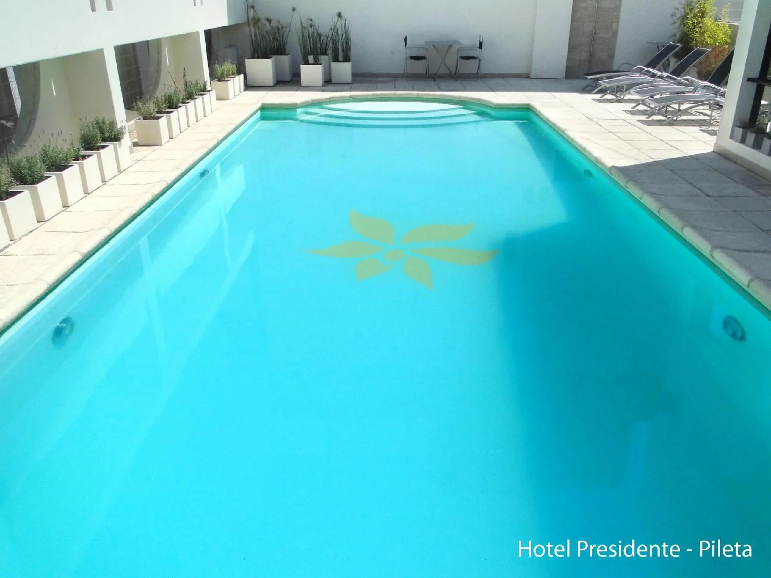 Swimming pool in Hotel Solans Presidente Swimming pool in Hotel Solans Presidente