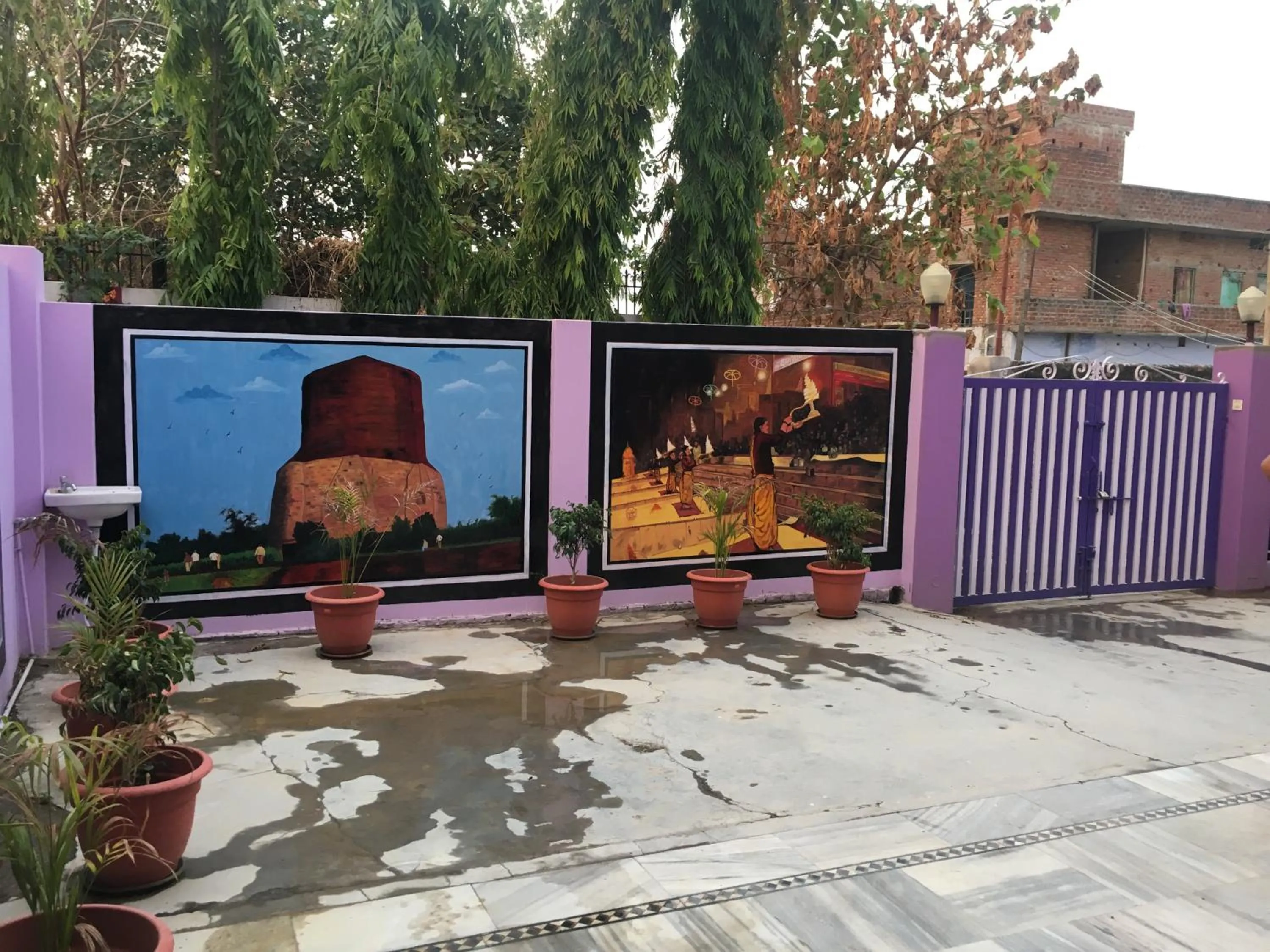 Decorative detail in Srishti Shelter