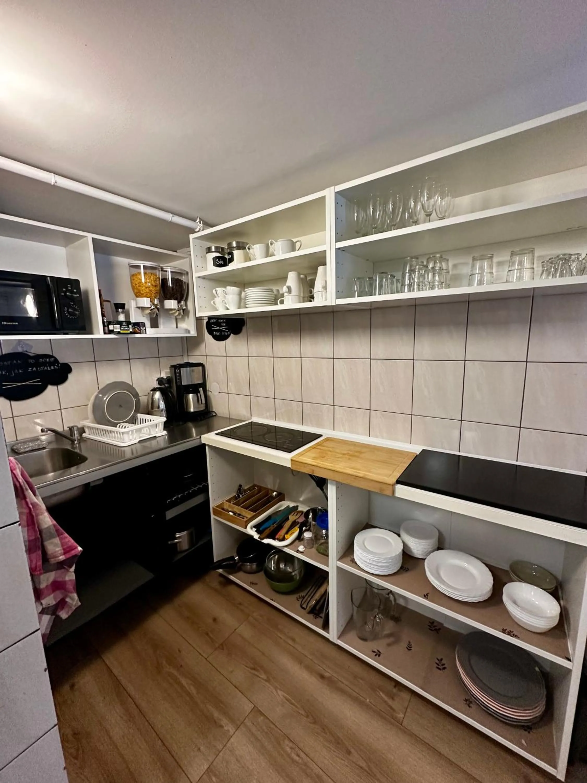 Communal kitchen in Willa Jawor