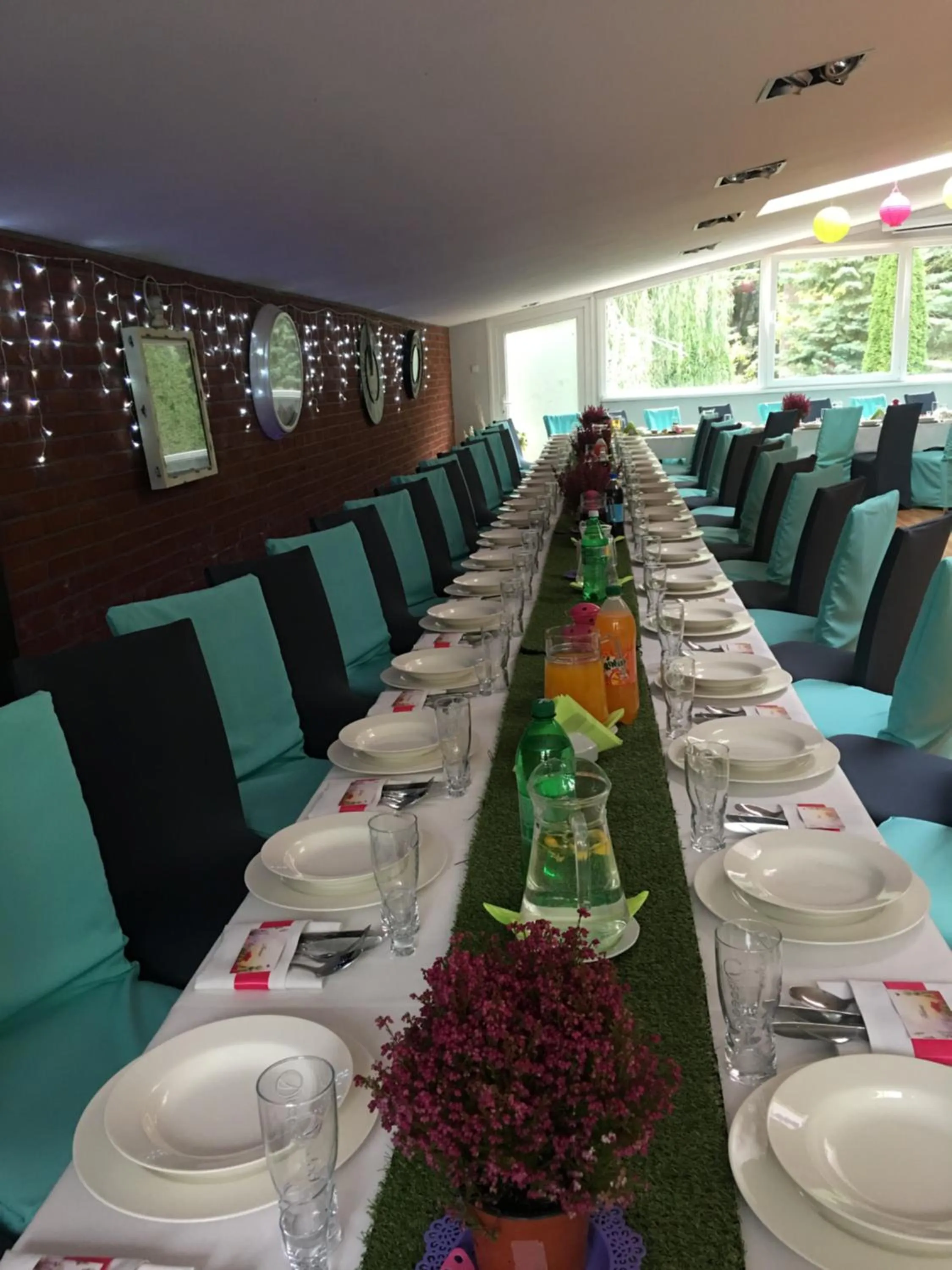 Restaurant/places to eat in Centrum25