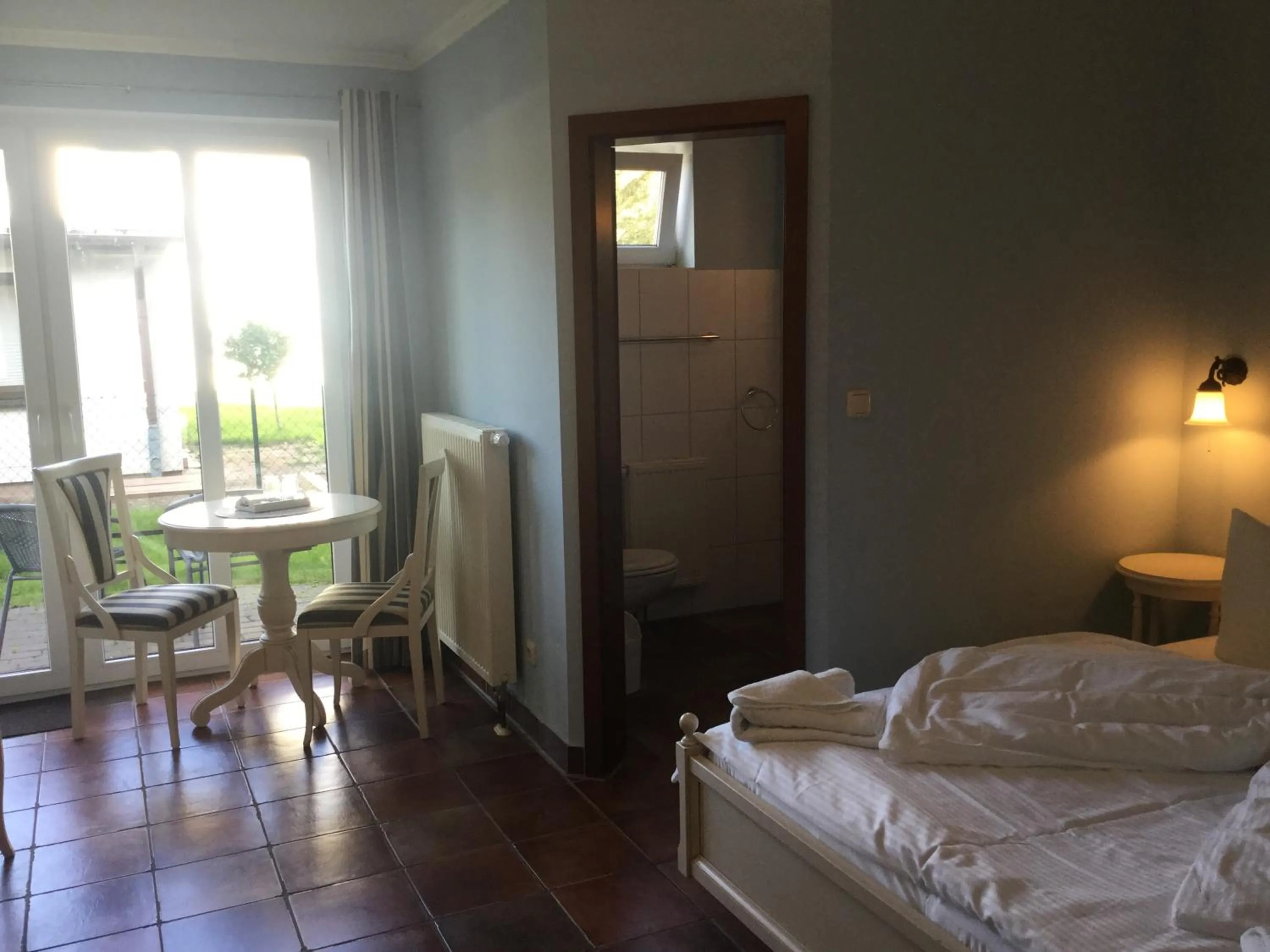 Photo of the whole room, Bed in Gästehaus Windflüchter