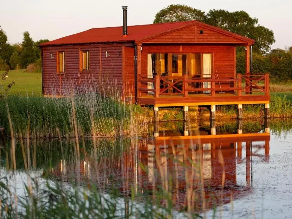 Standard Apartment in Lakeside Fishing Lodges Standard Apartment in Lakeside Fishing Lodges