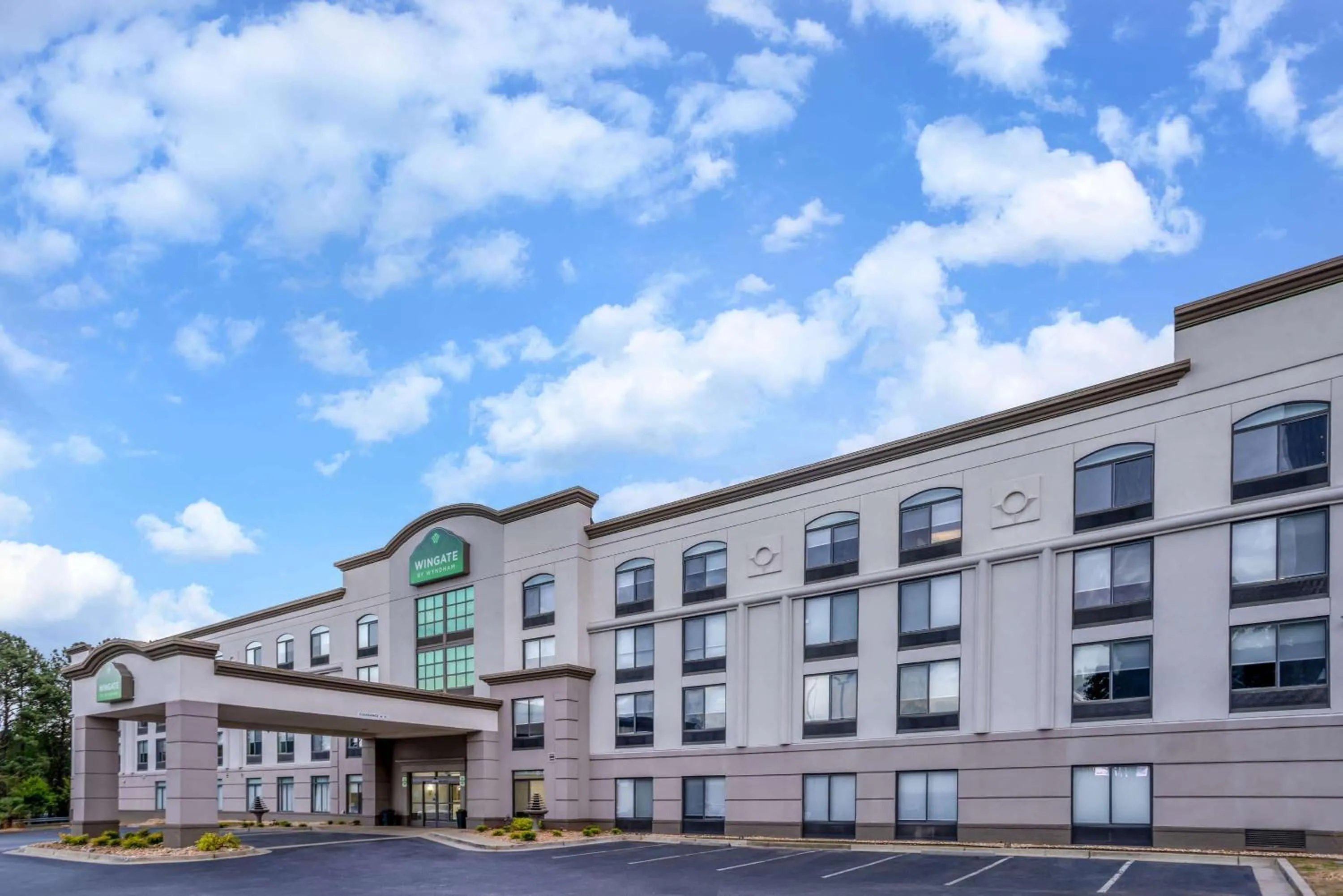 Property building in Wingate by Wyndham Atlanta Galleria/ Ballpark