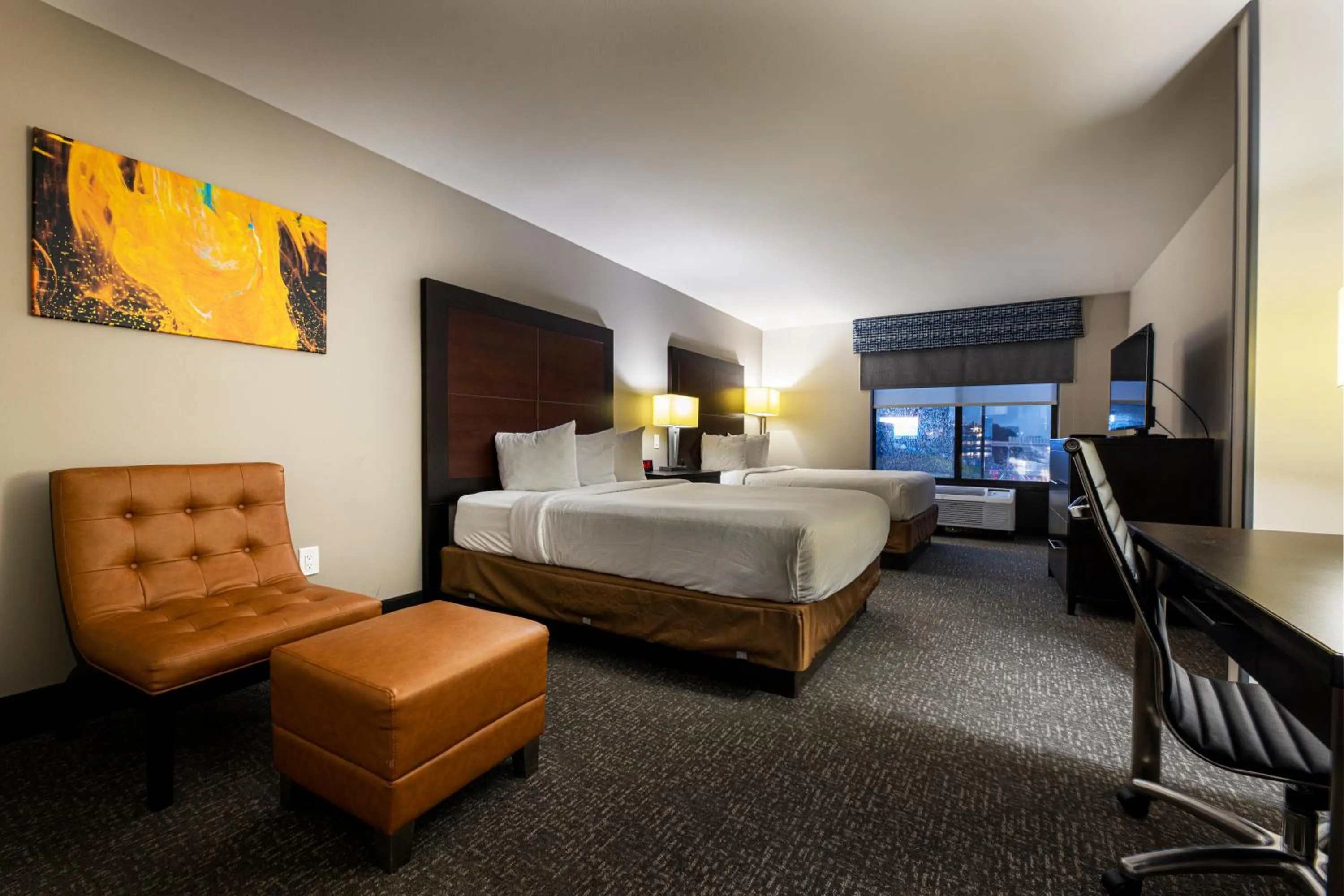 Photo of the whole room, Bed in Wingate by Wyndham Atlanta Galleria/ Ballpark