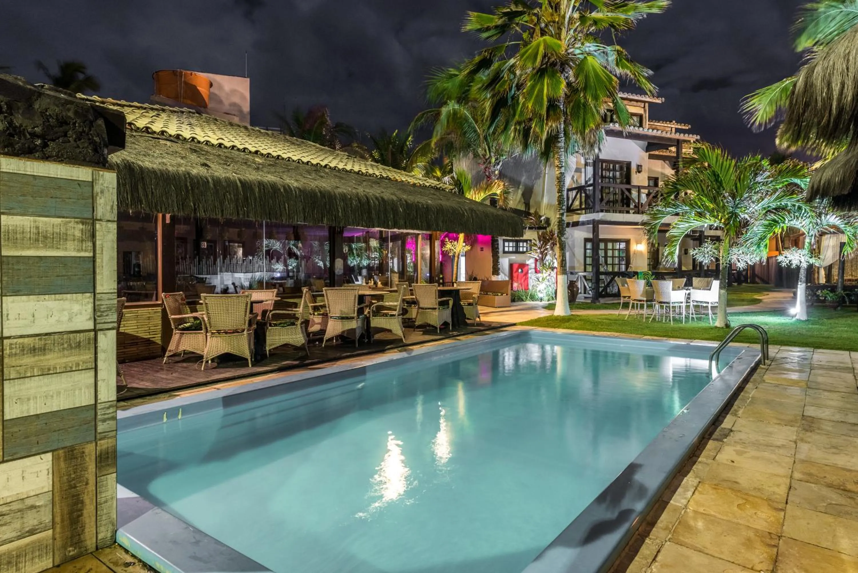 Swimming pool in Pousada Recanto do Lobo