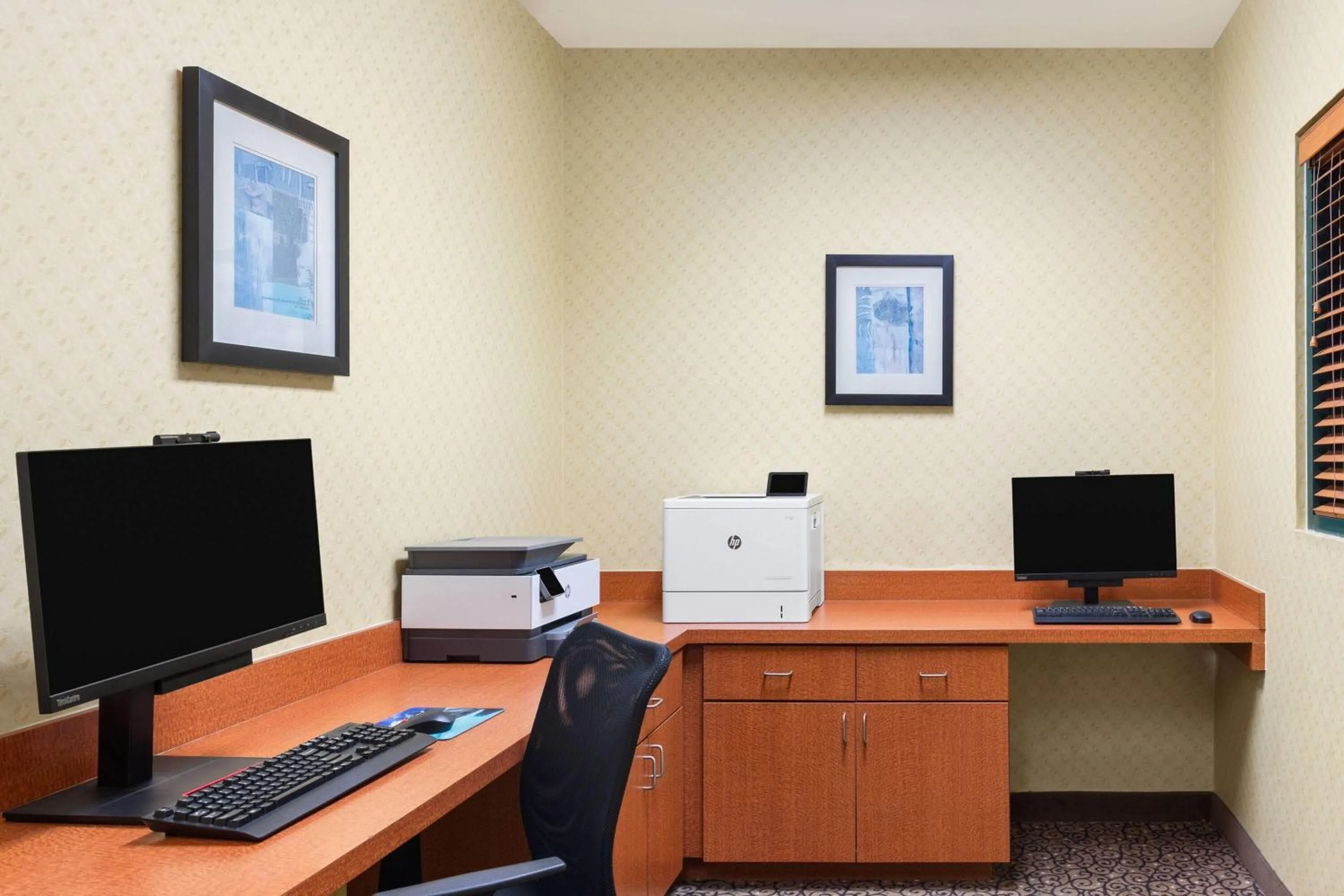 Business facilities in Wingate by Wyndham Destin