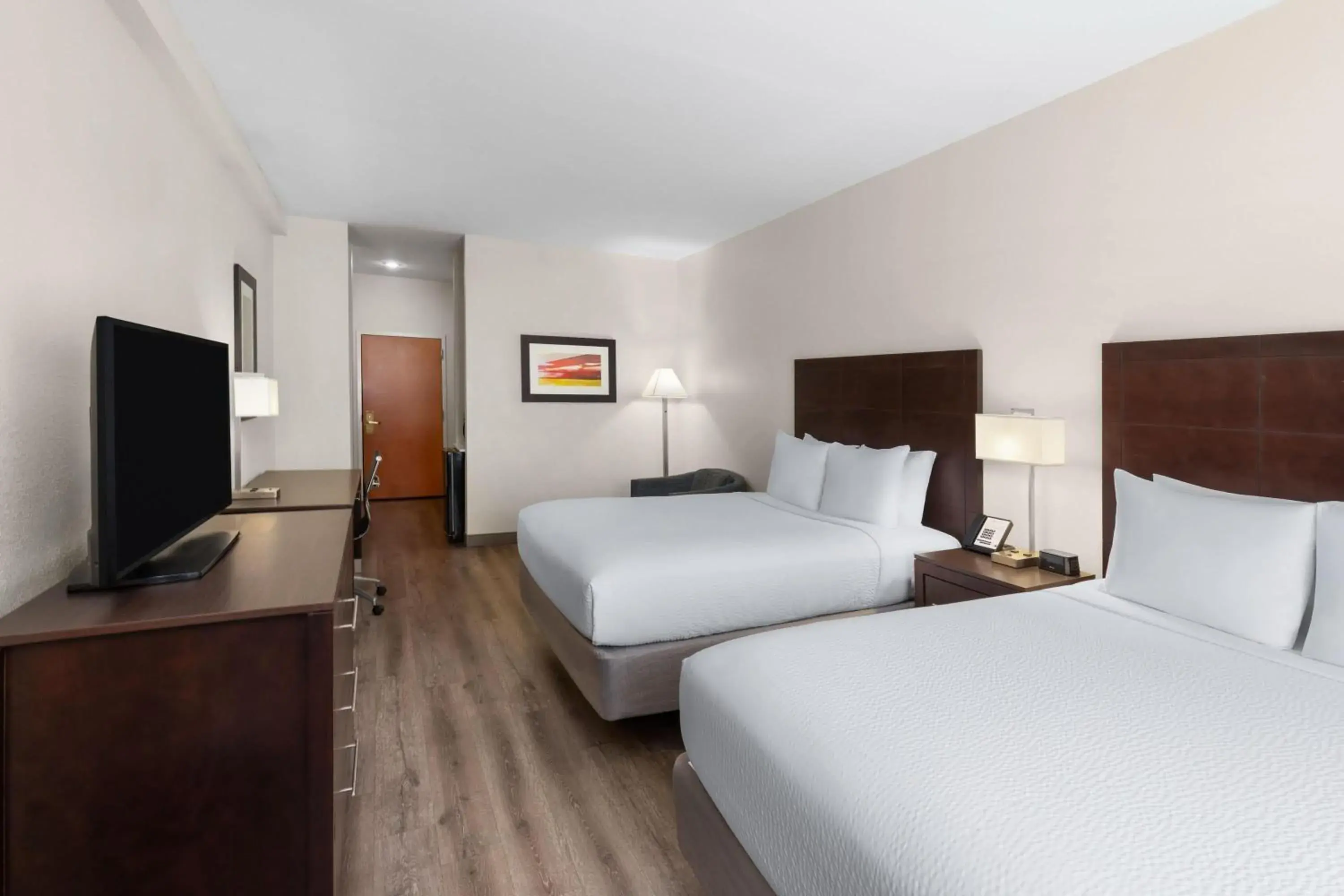 Photo of the whole room, Bed in Wingate by Wyndham Destin Photo of the whole room, Bed in Wingate by Wyndham Destin