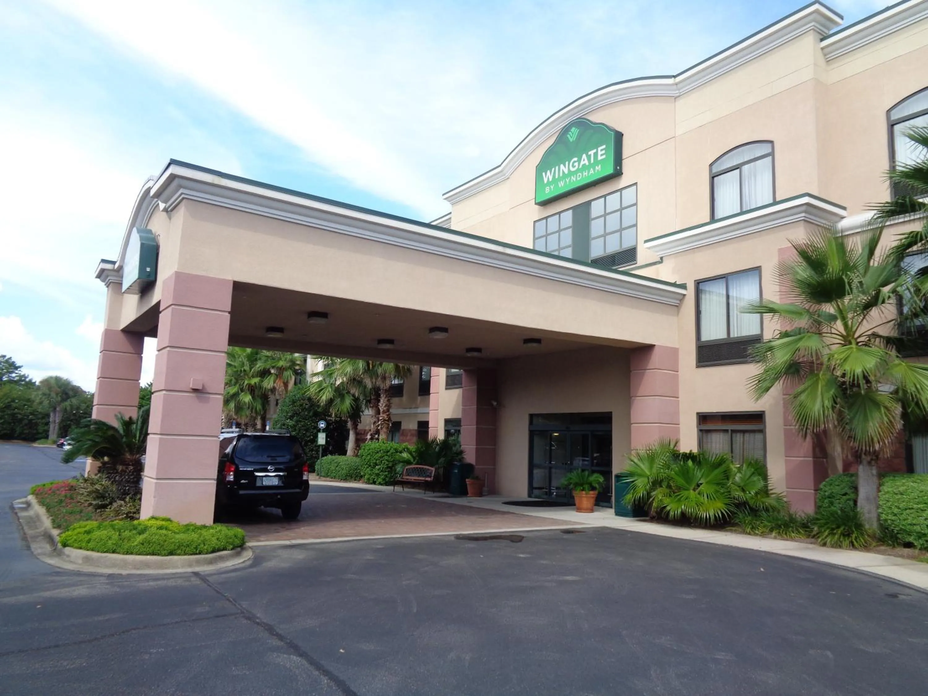 Facade/entrance in Wingate by Wyndham Destin