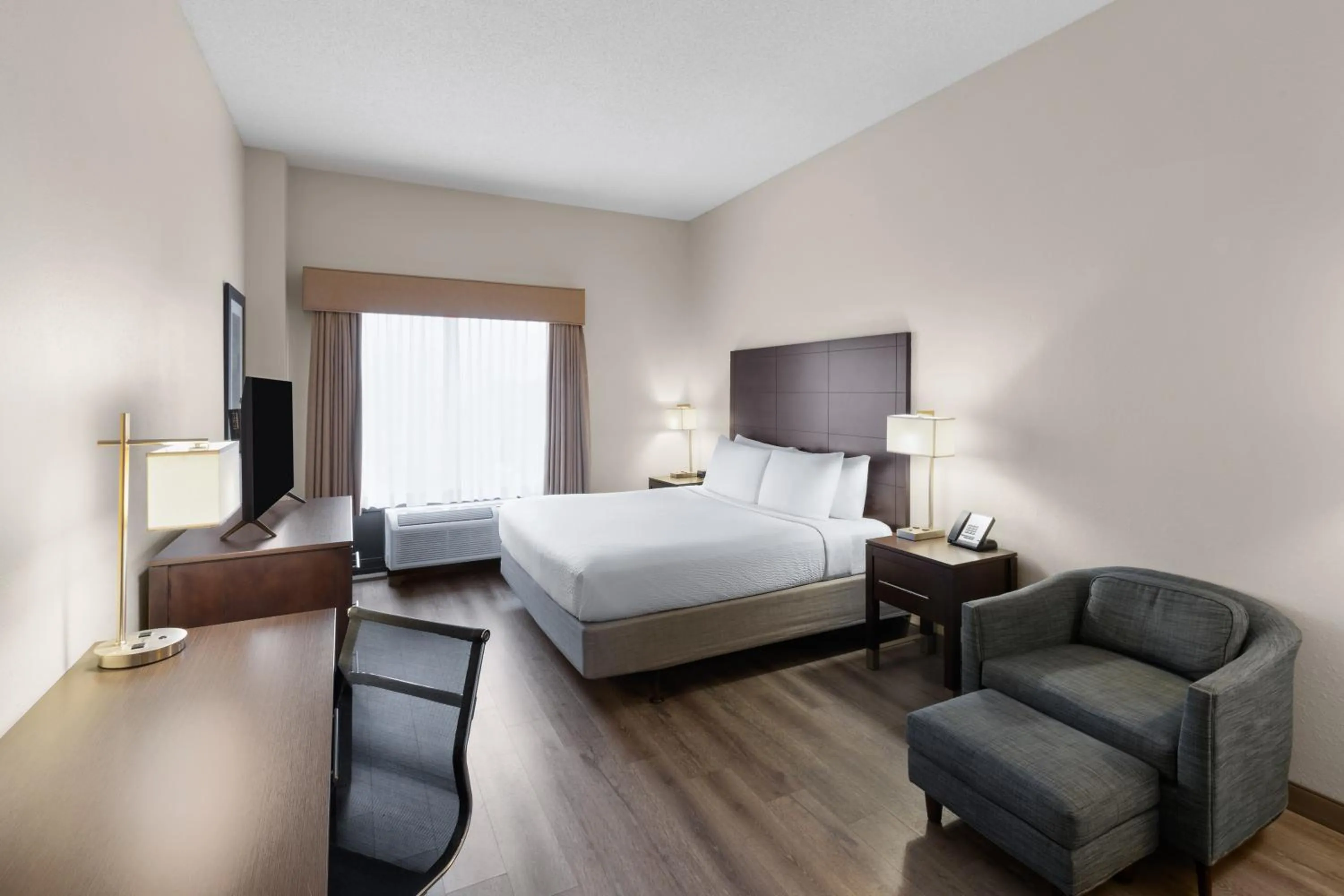 Bed in Wingate by Wyndham Destin