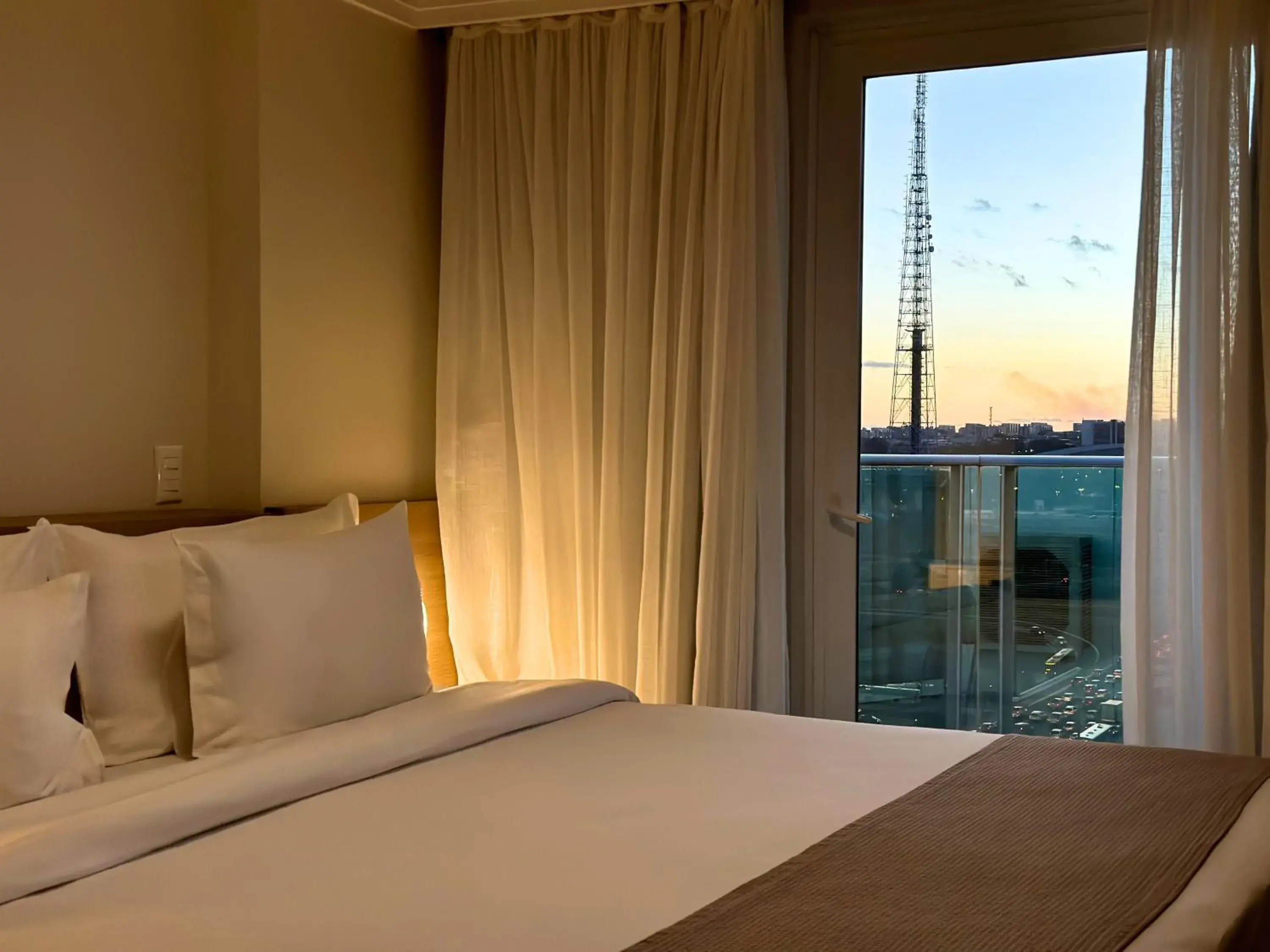 Superior Double Room with City View in Manhattan Plaza Superior Double Room with City View in Manhattan Plaza