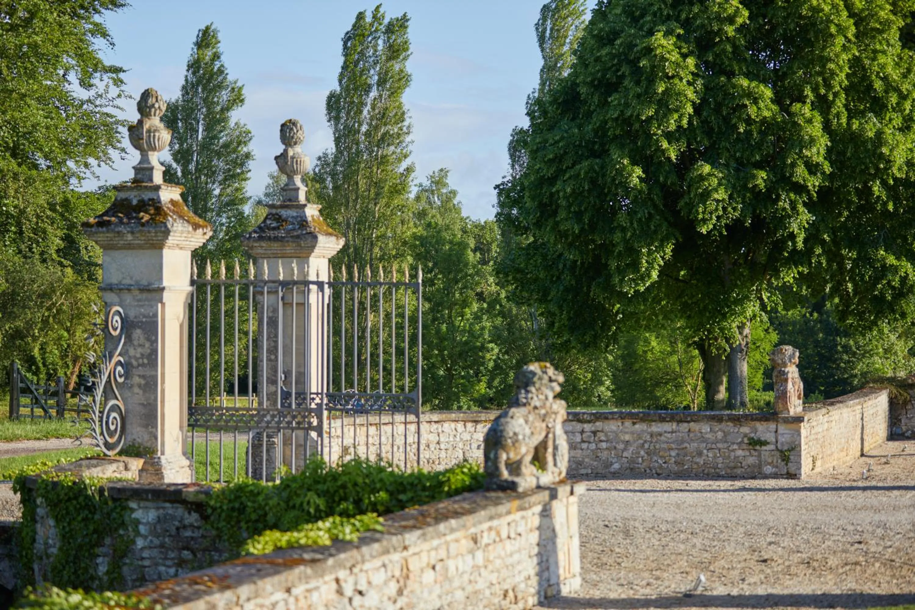 Inner courtyard view in Chateau d'Audrieu