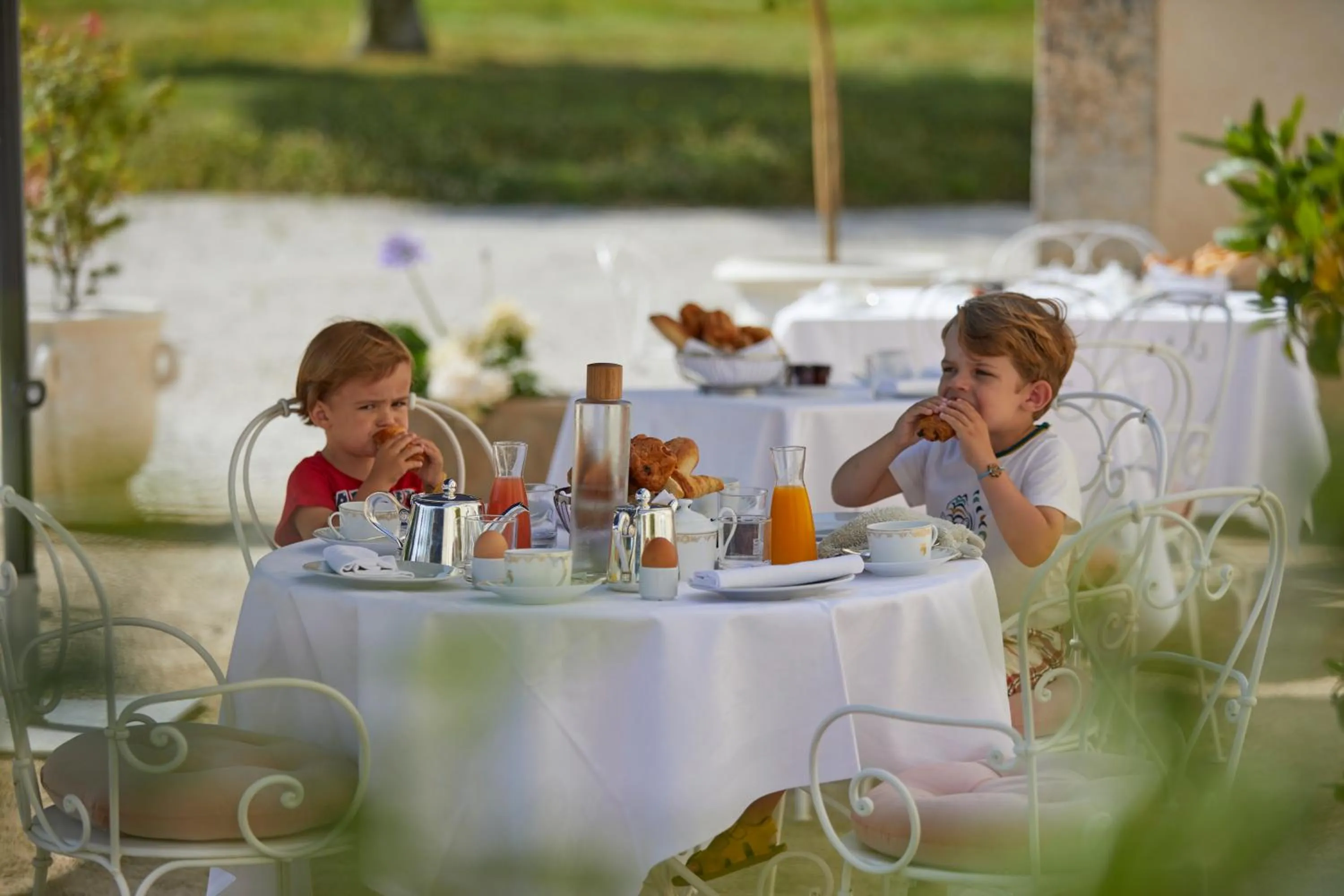 Breakfast in Chateau d'Audrieu