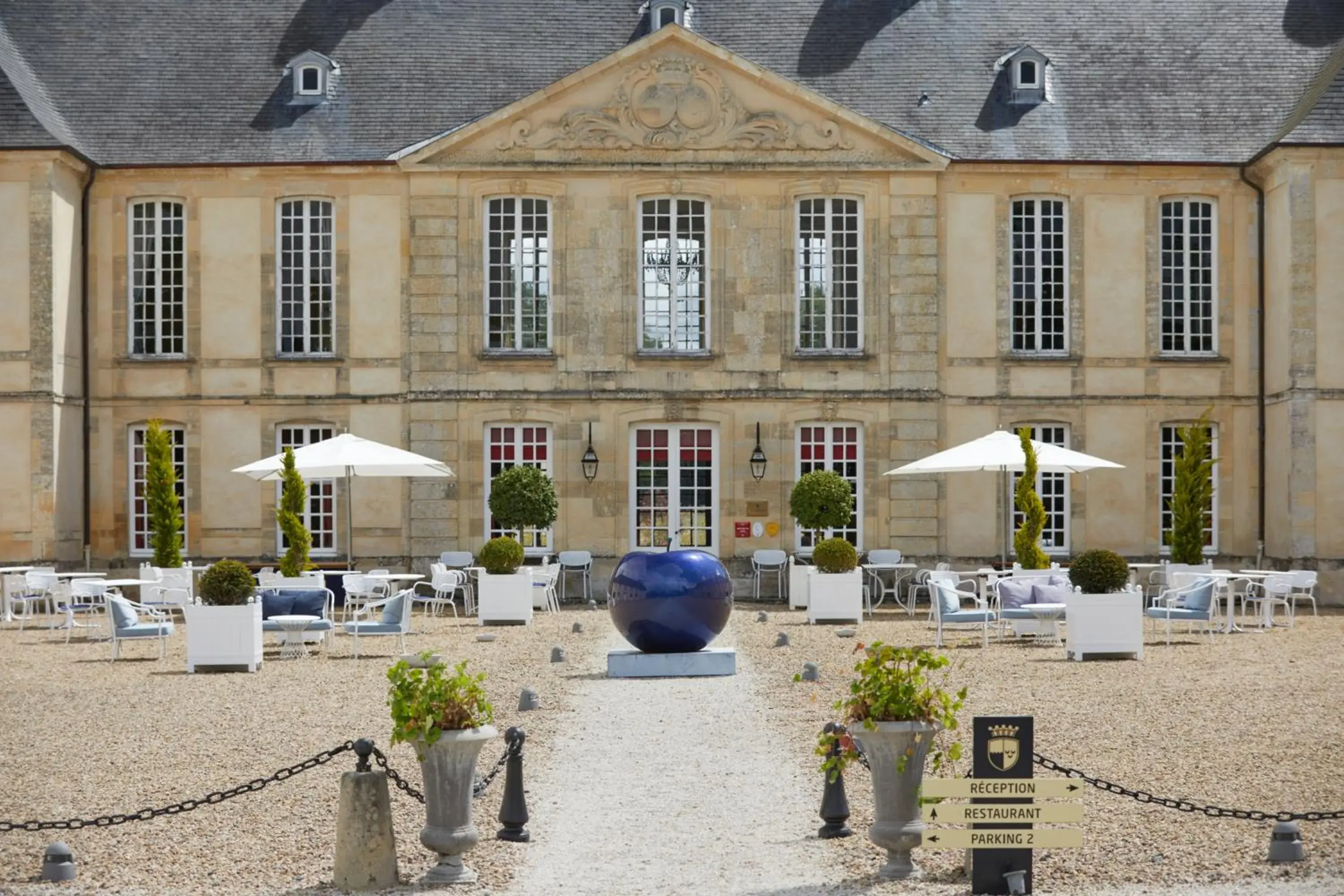 Property building in Chateau d'Audrieu Property building in Chateau d'Audrieu