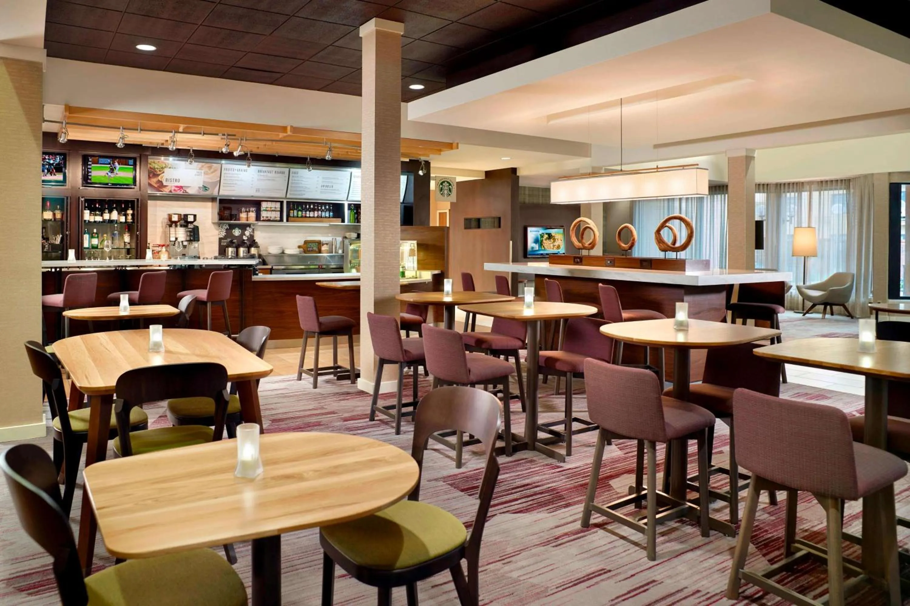 Restaurant/places to eat in Sonesta Select Atlanta Airport North