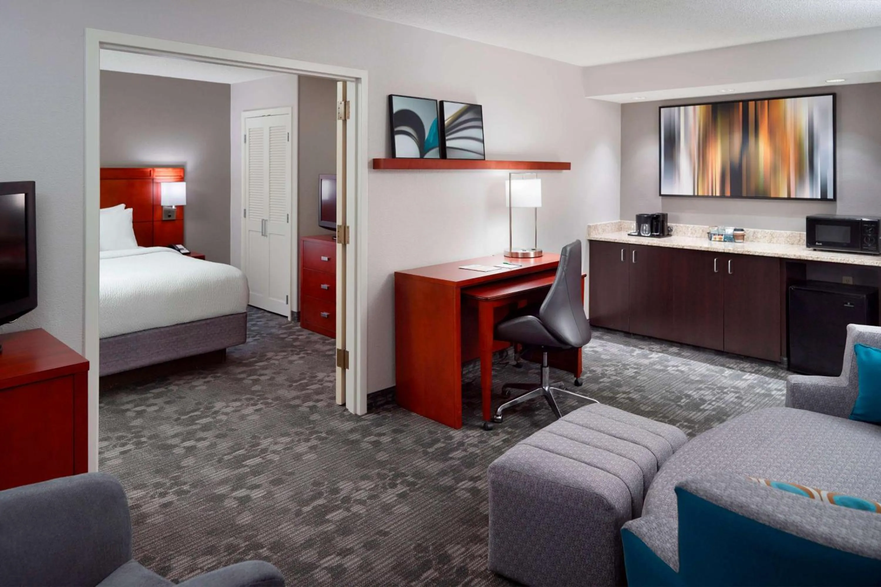 Photo of the whole room, Bed in Sonesta Select Atlanta Airport North