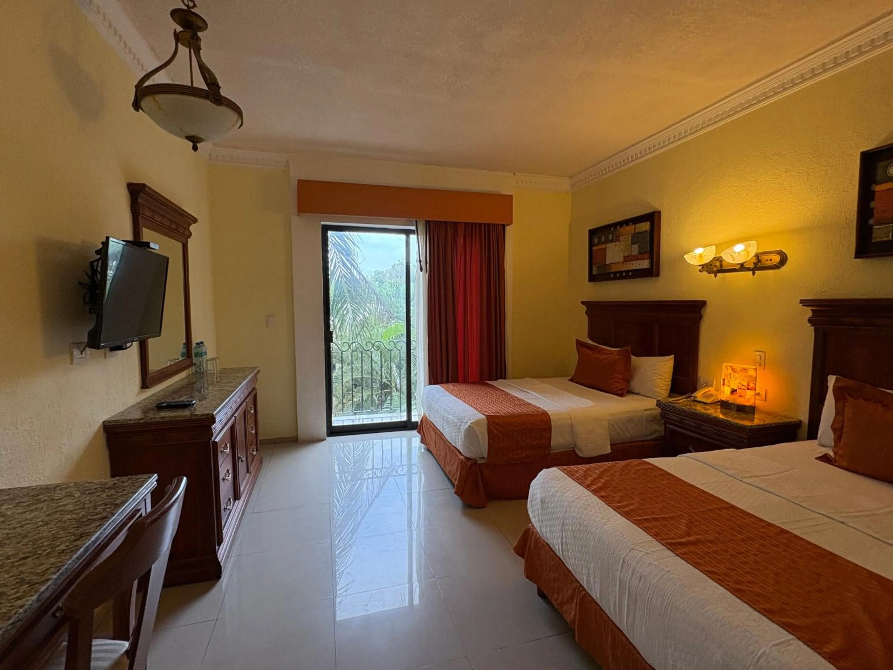 Photo of the whole room, Bed in Gran Real Yucatan