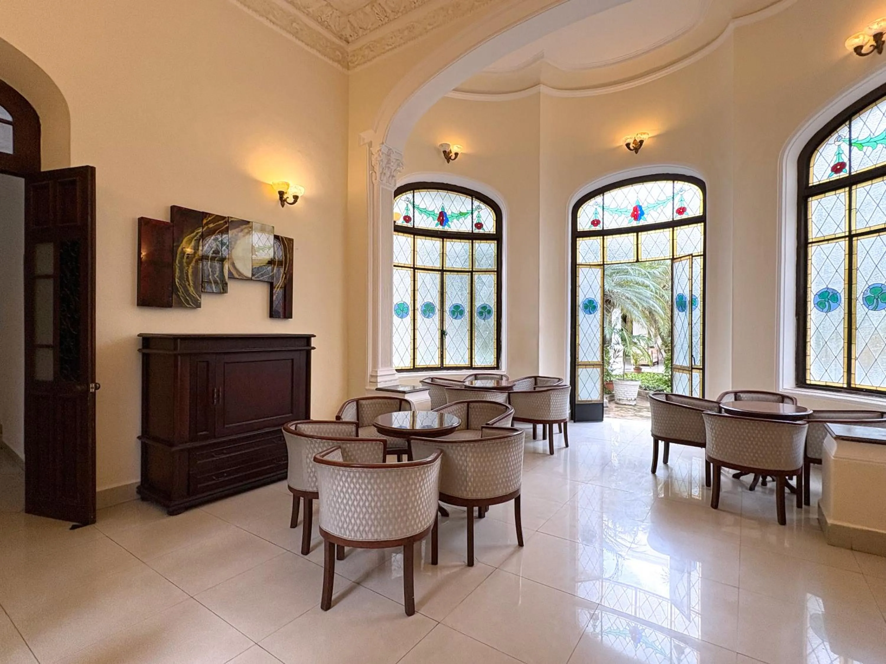 Lounge or bar in Gran Real Yucatan