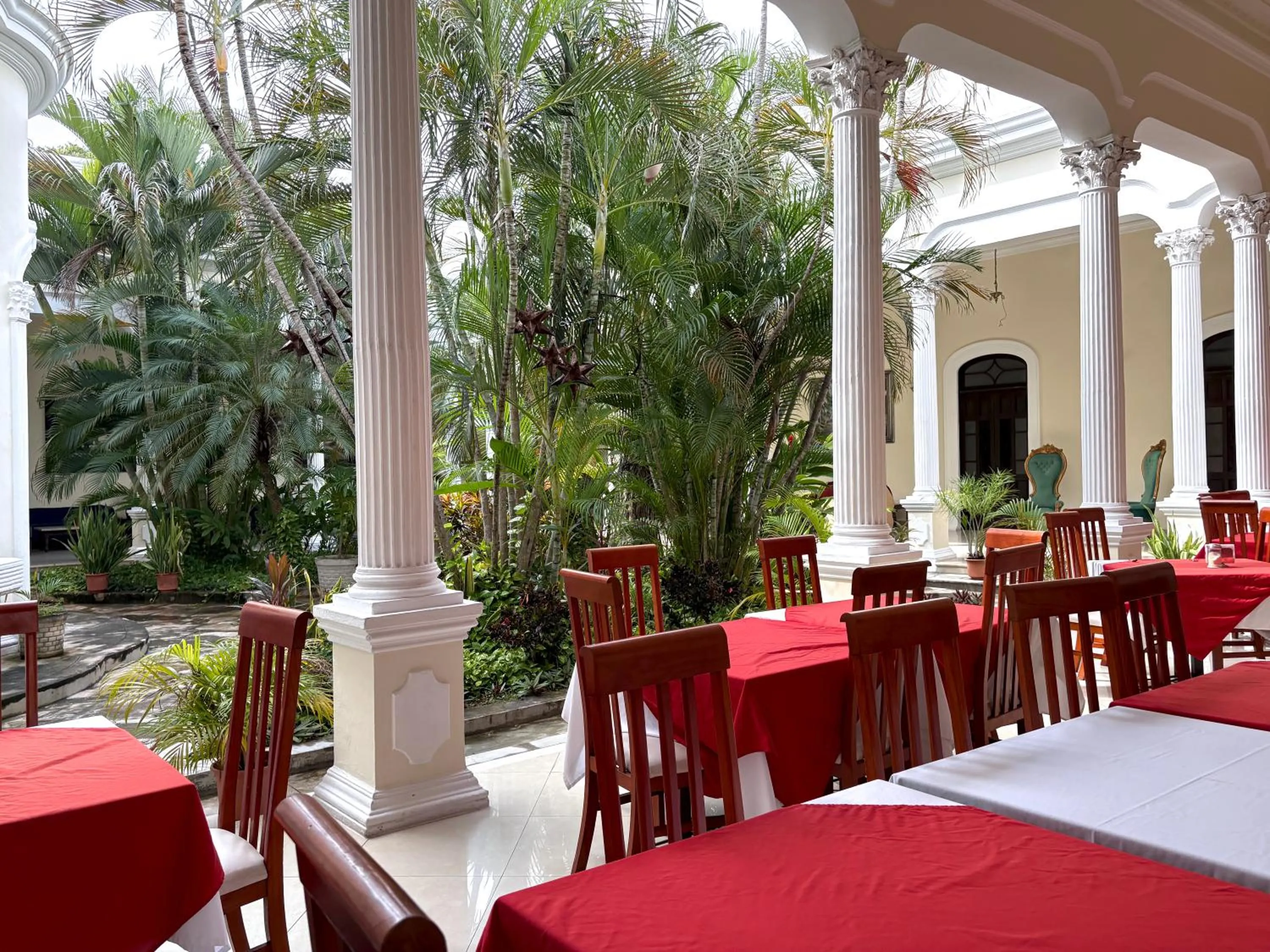 Restaurant/places to eat in Gran Real Yucatan
