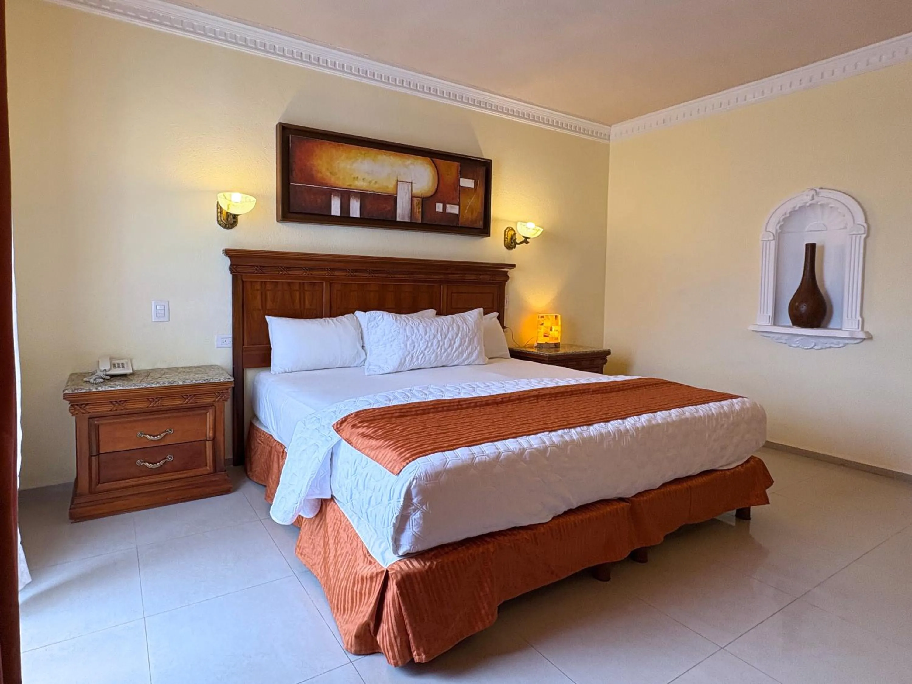 Photo of the whole room, Bed in Gran Real Yucatan