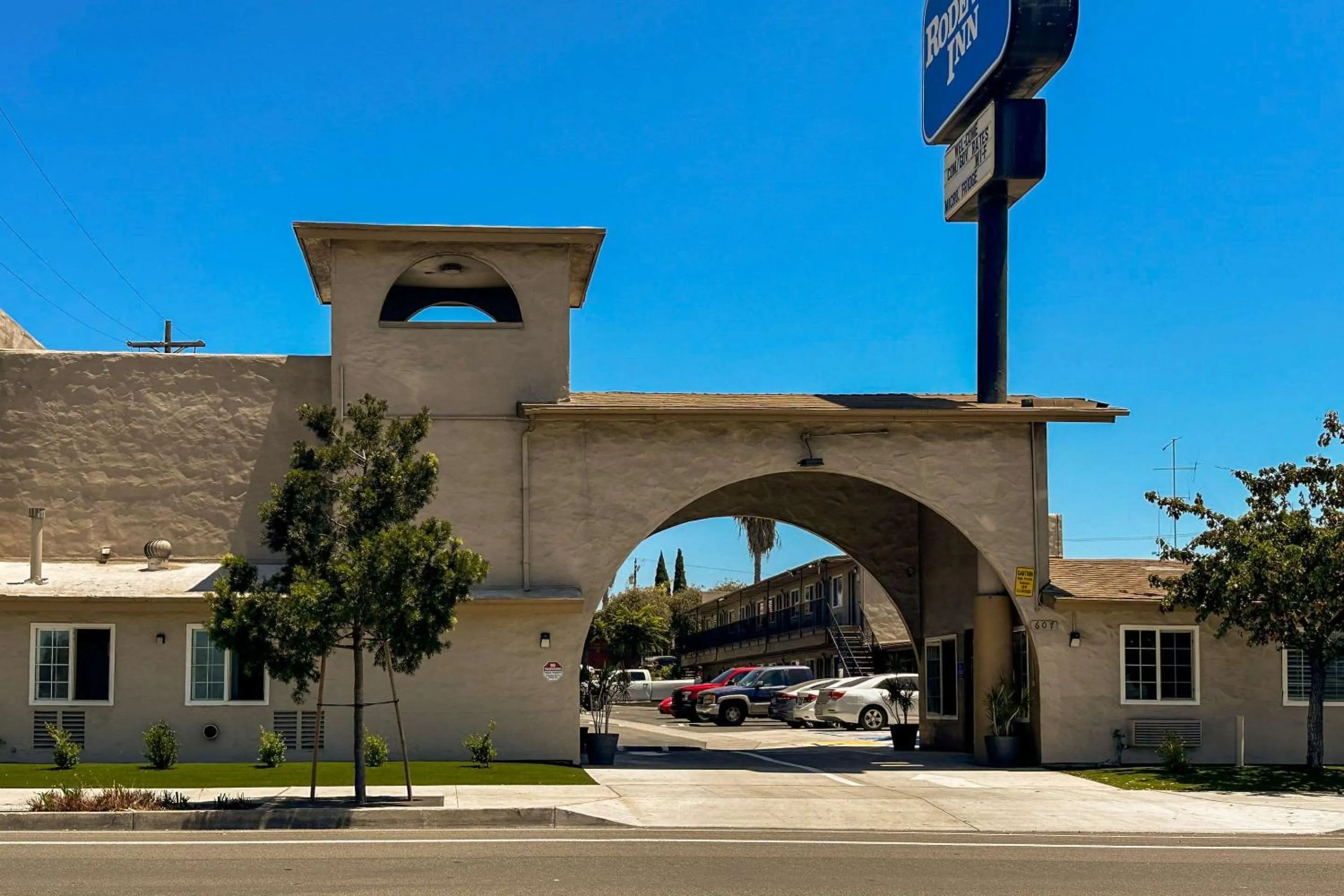 Property building in Rodeway Inn National City San Diego South