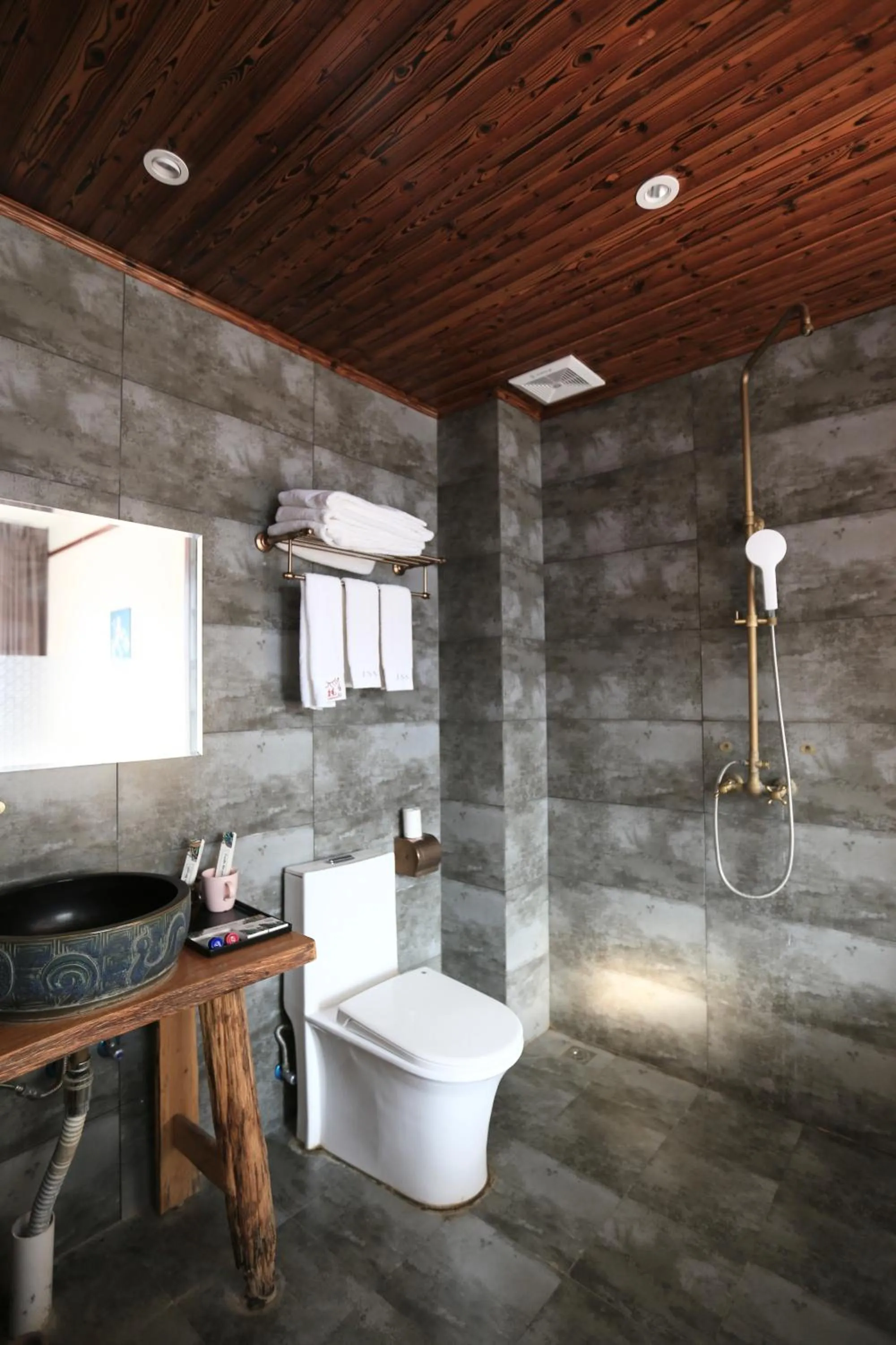 Hot Tub in Yangshuo Xiao Long River Hotel