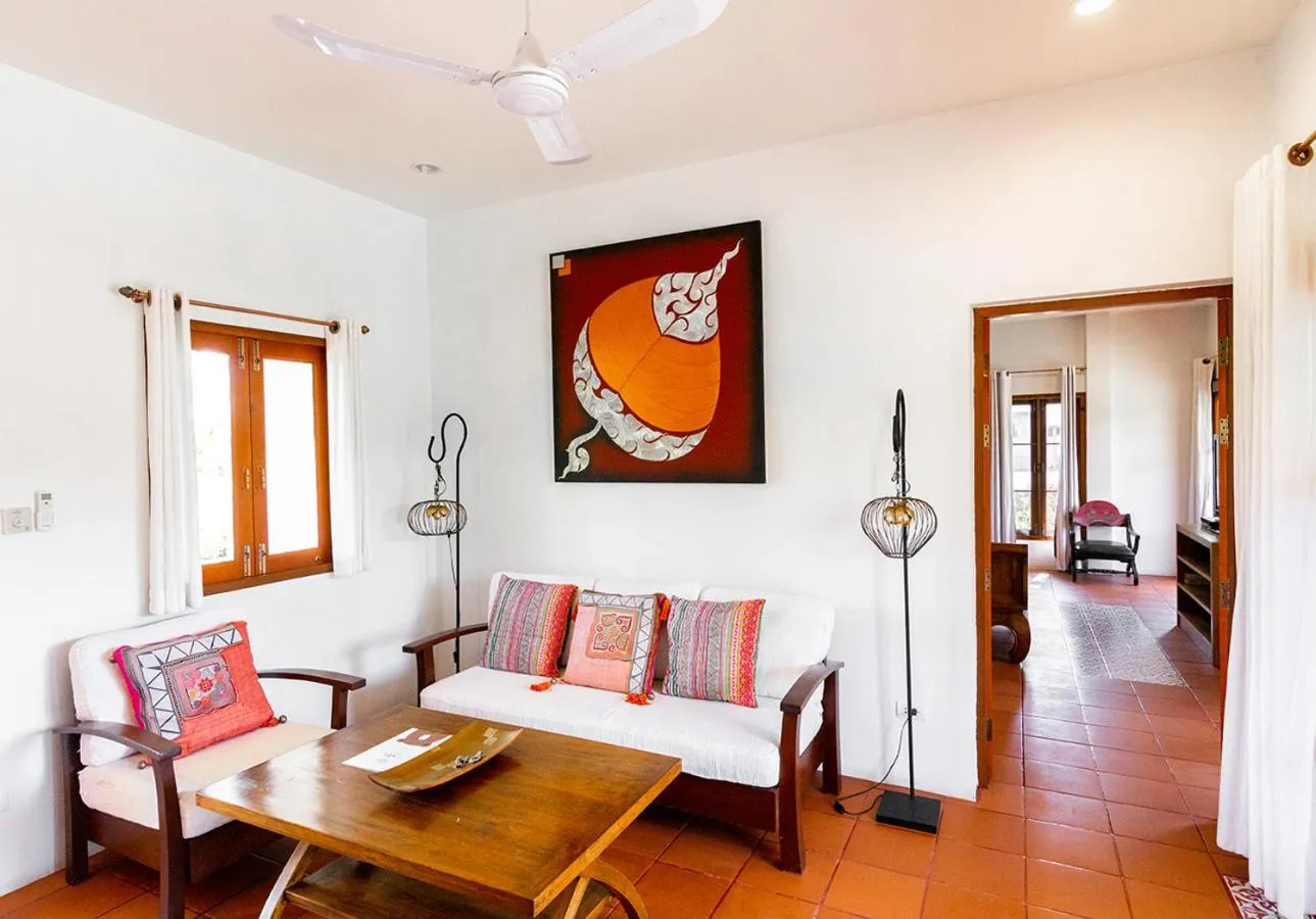 Living room, Bed in Jasmine Hills Lodge