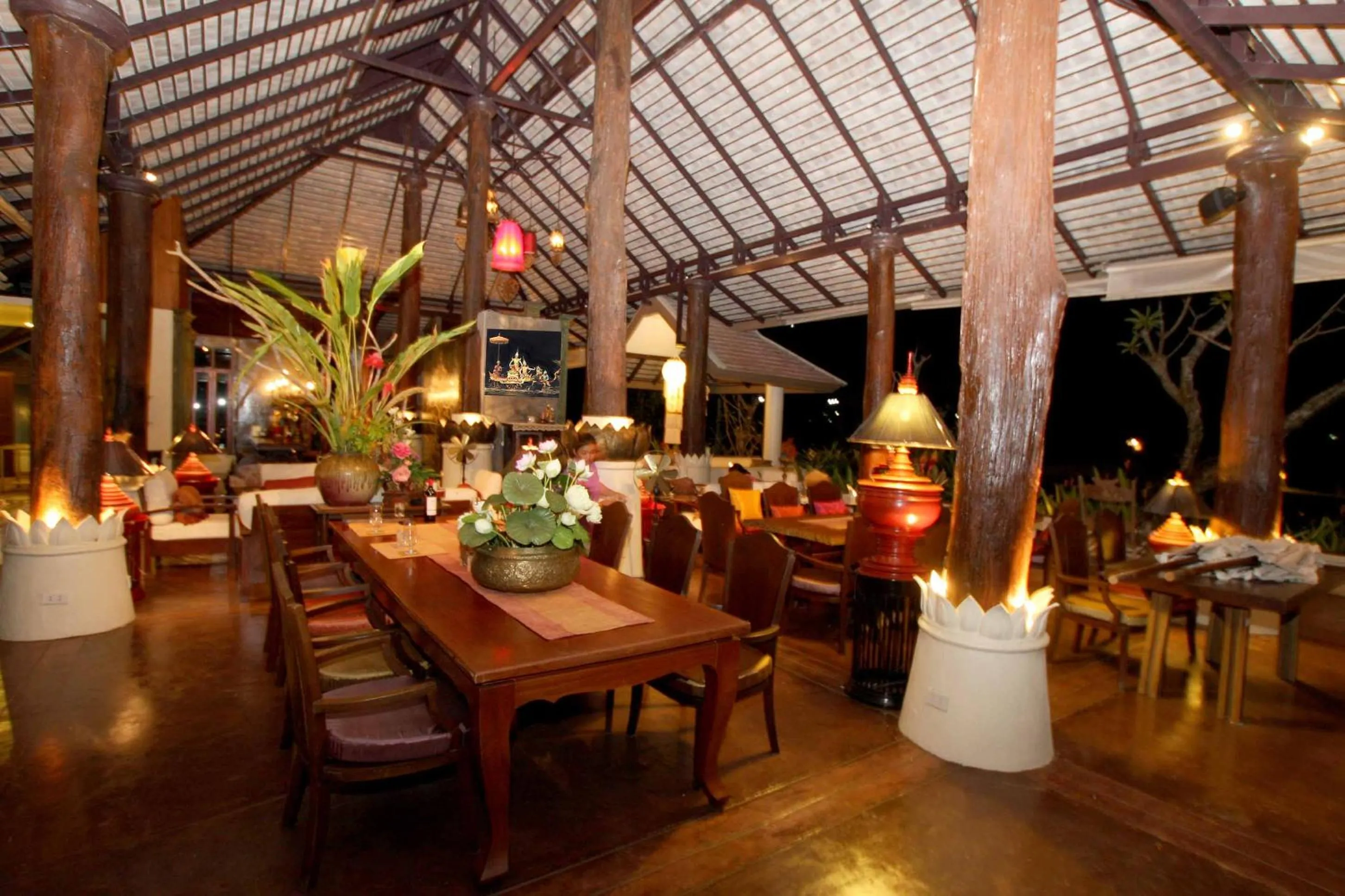 Night in Jasmine Hills Lodge