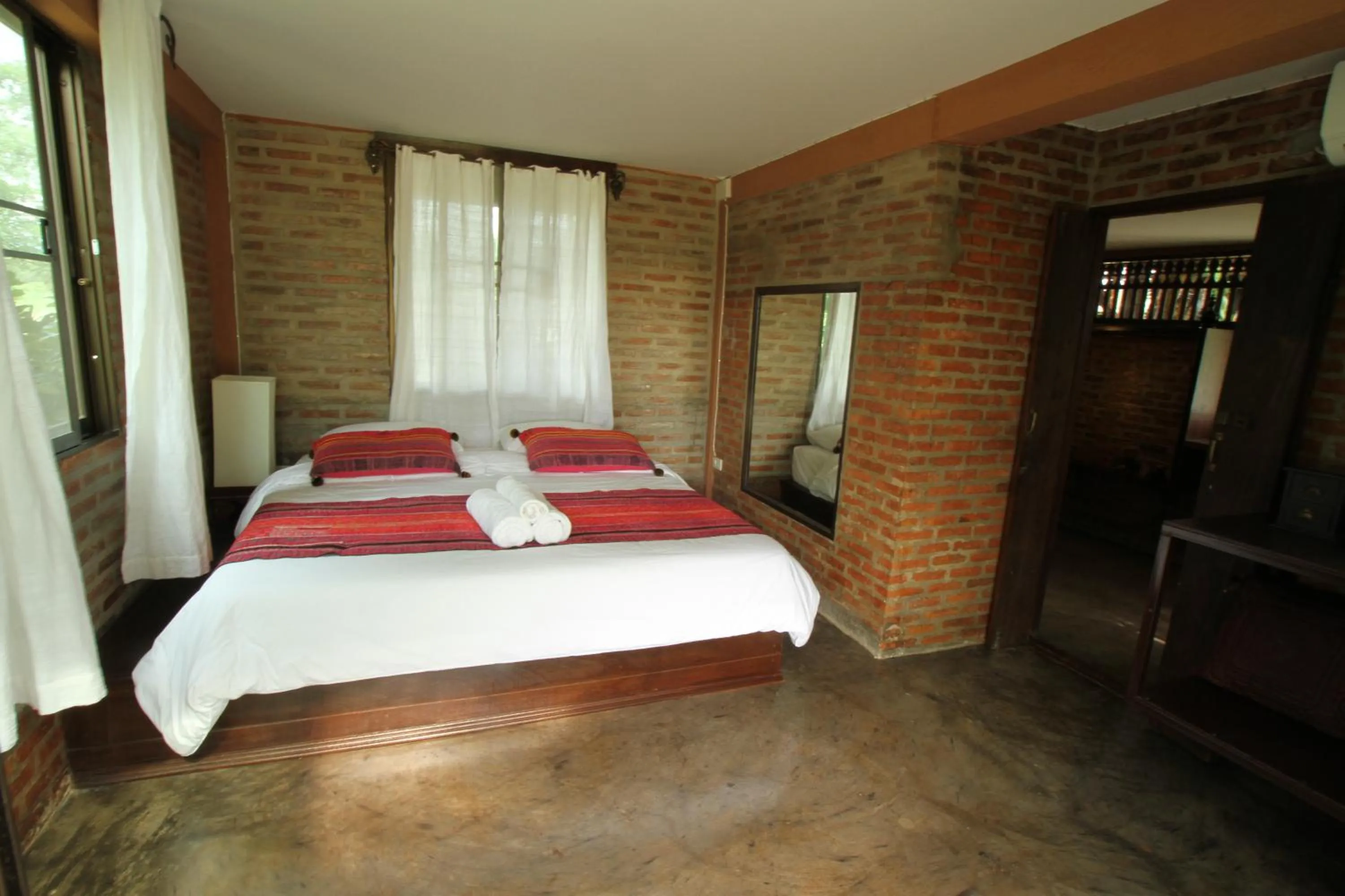 Bed in Jasmine Hills Lodge