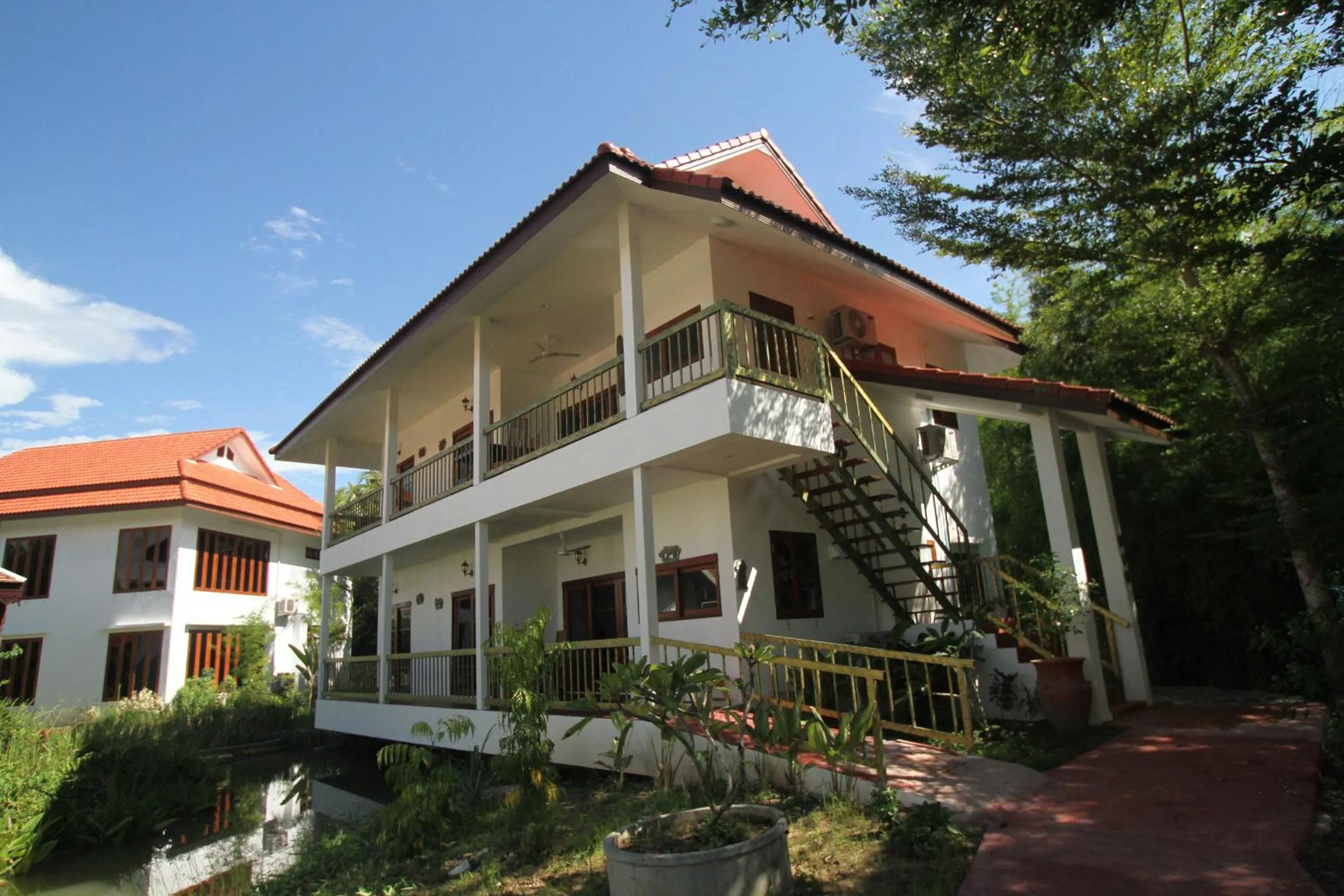 Property building in Jasmine Hills Lodge