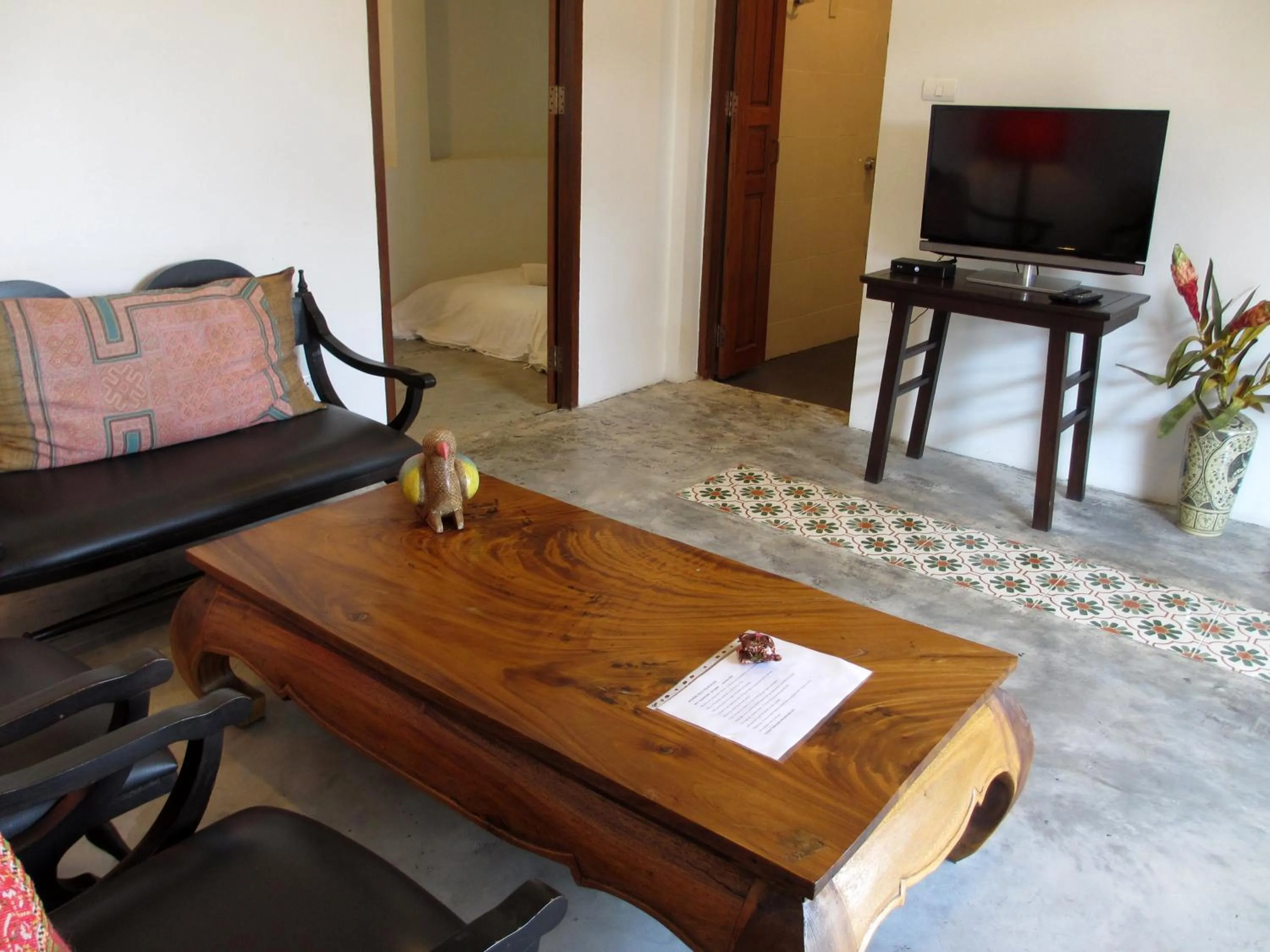 TV and multimedia in Jasmine Hills Lodge