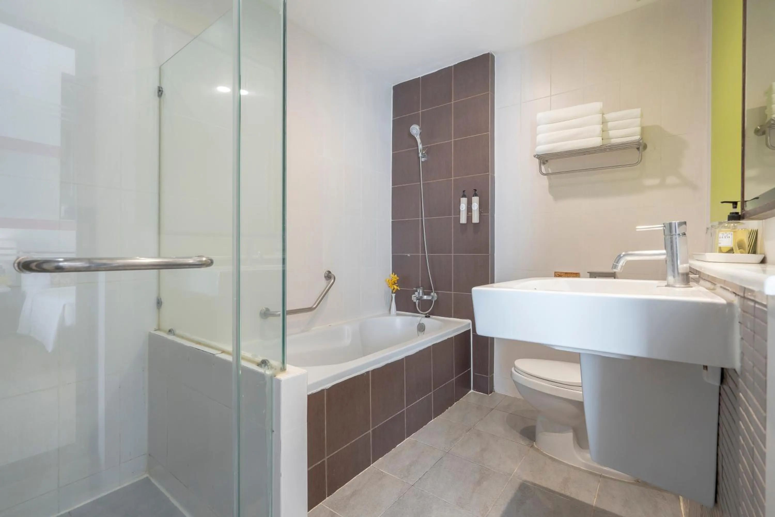 Shower in Hotel De Bangkok