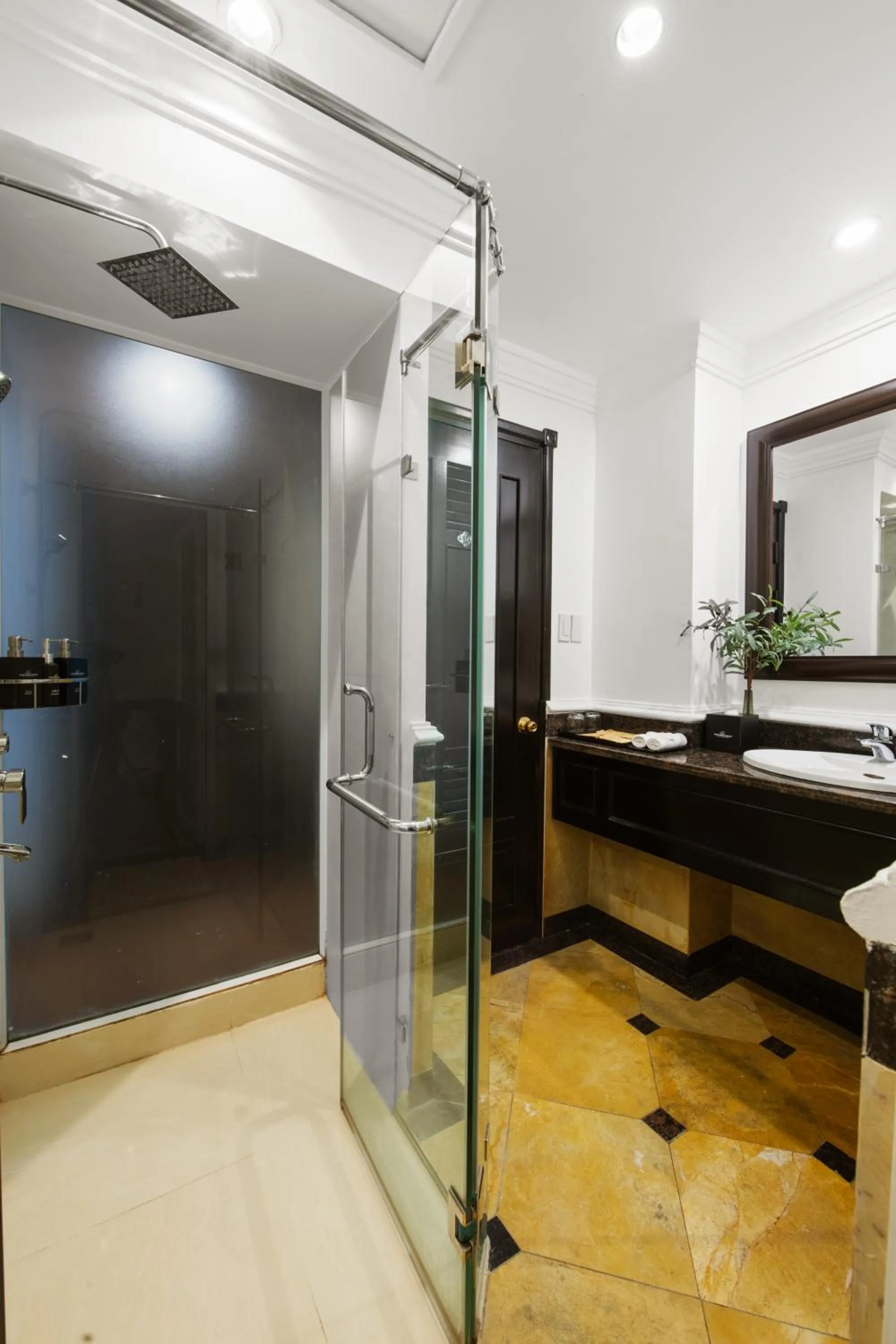 Shower in Ninh Binh Legend Hotel