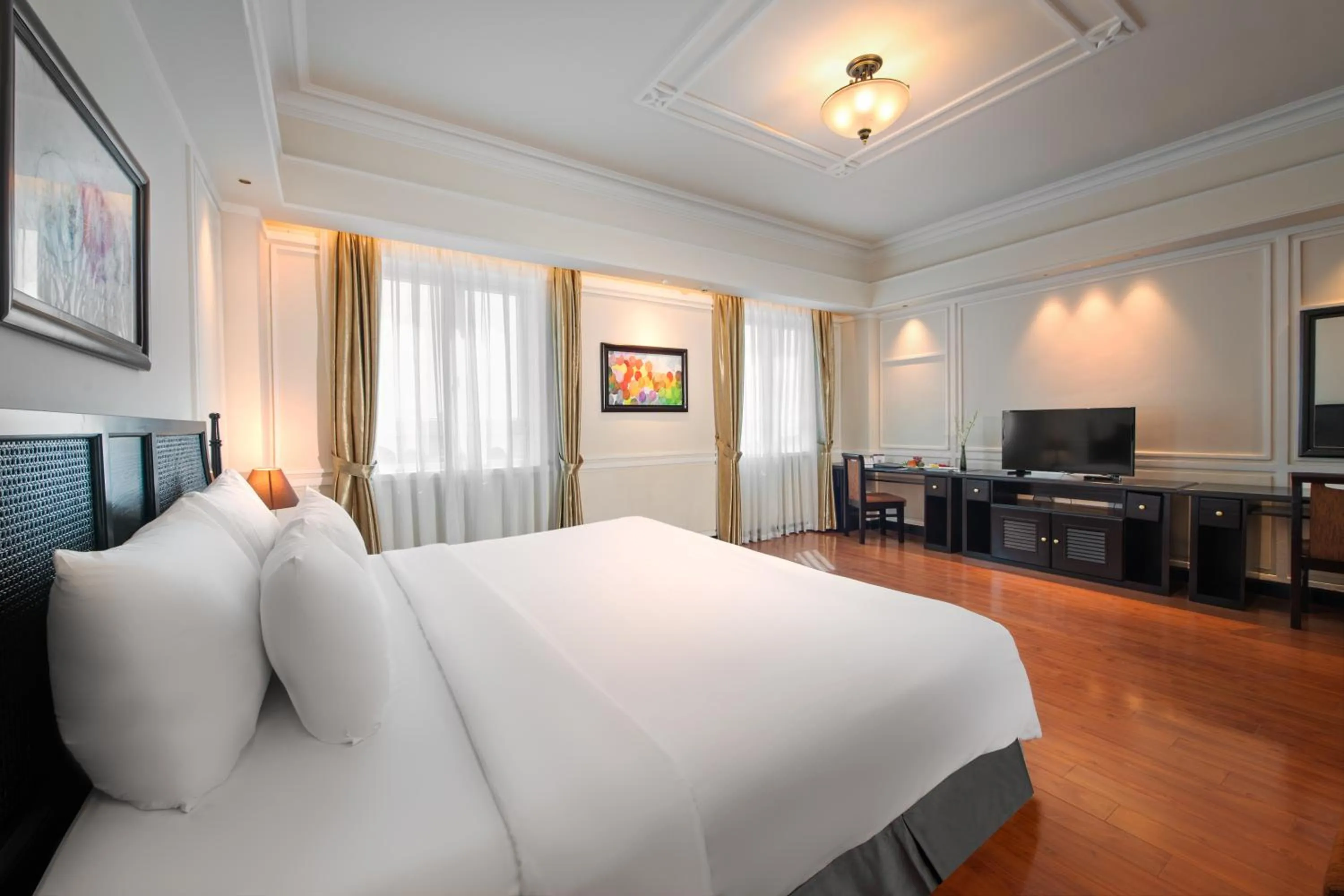 Bed in Ninh Binh Legend Hotel
