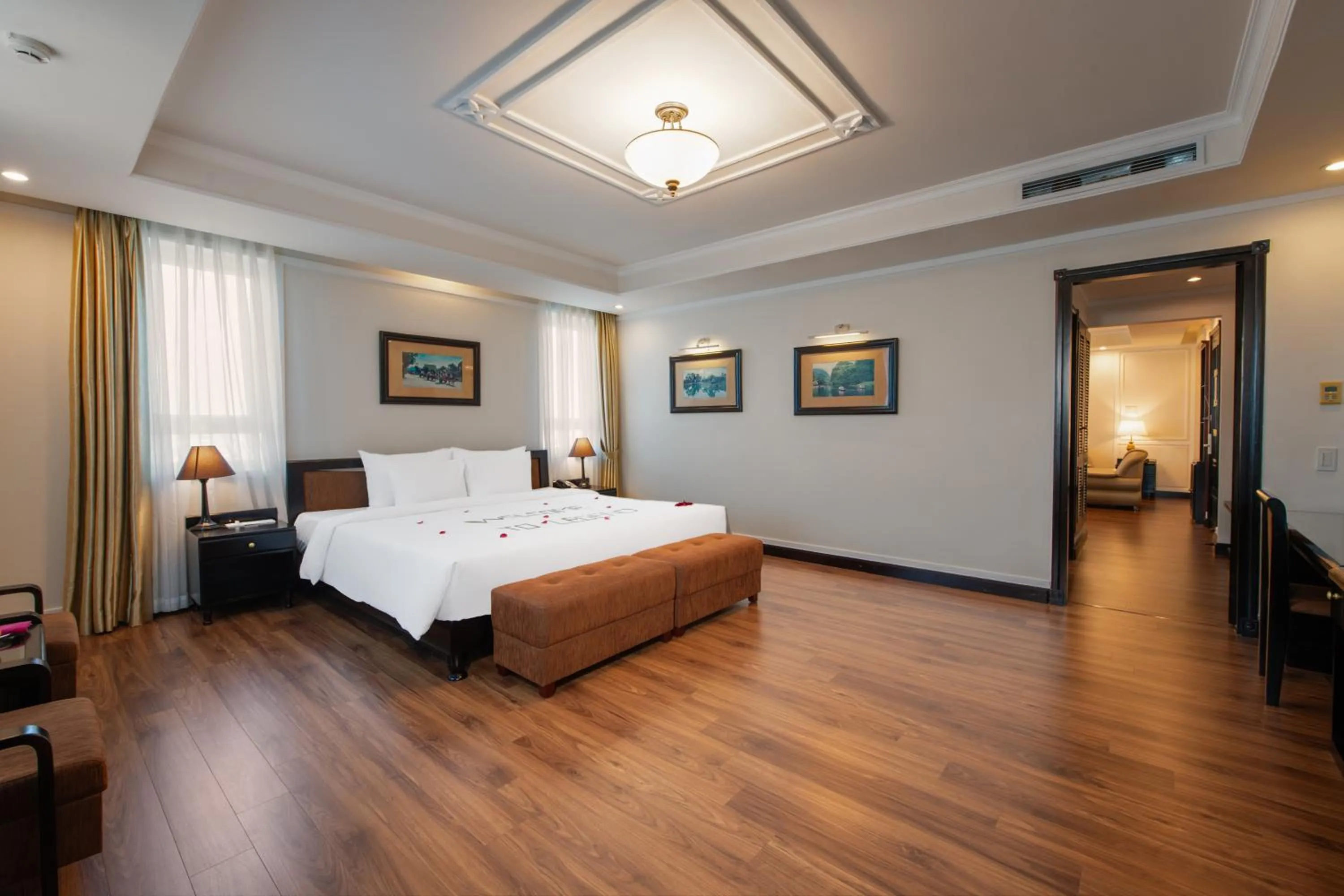 Bed in Ninh Binh Legend Hotel