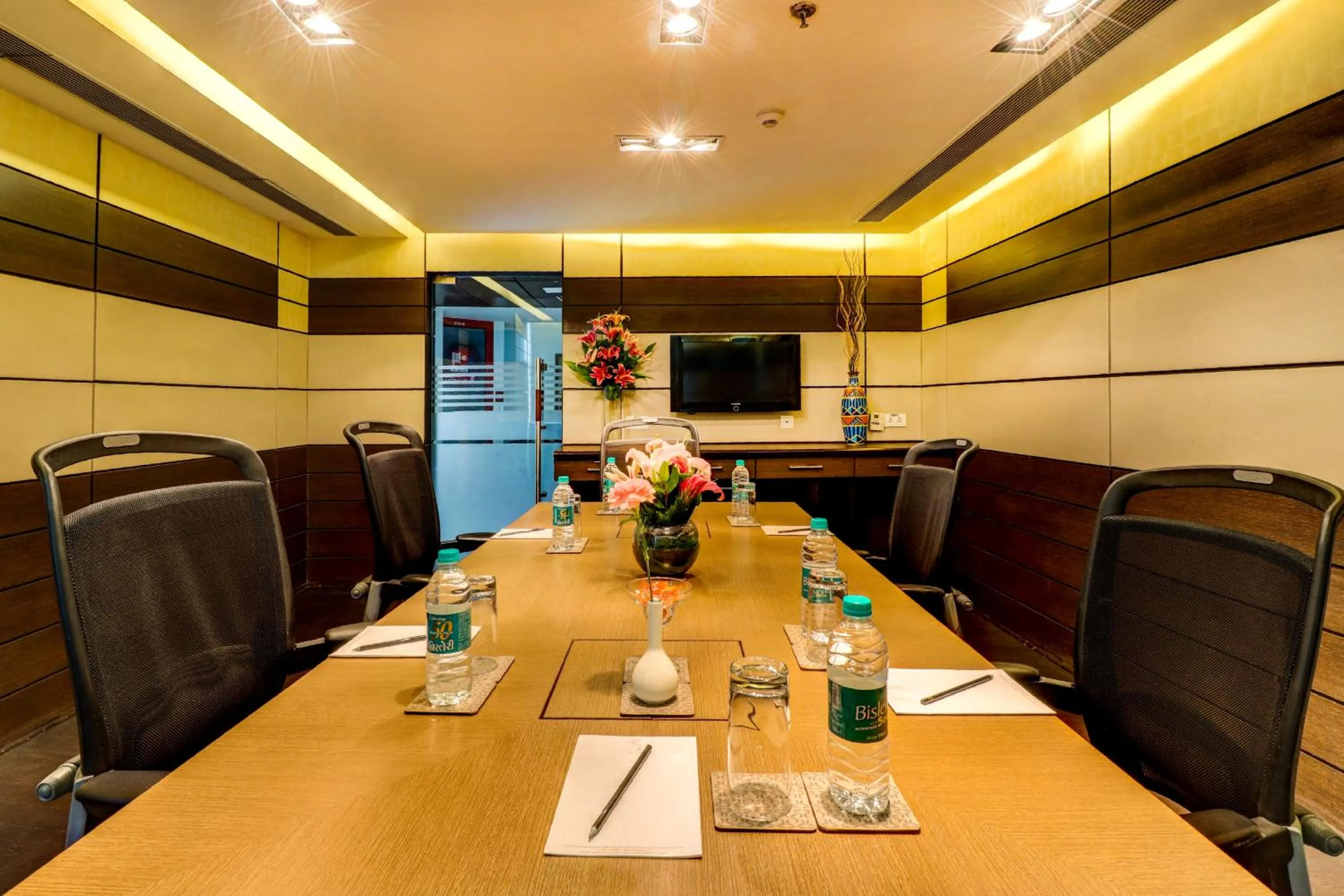 Business facilities in Sunday Hotel Jaipur