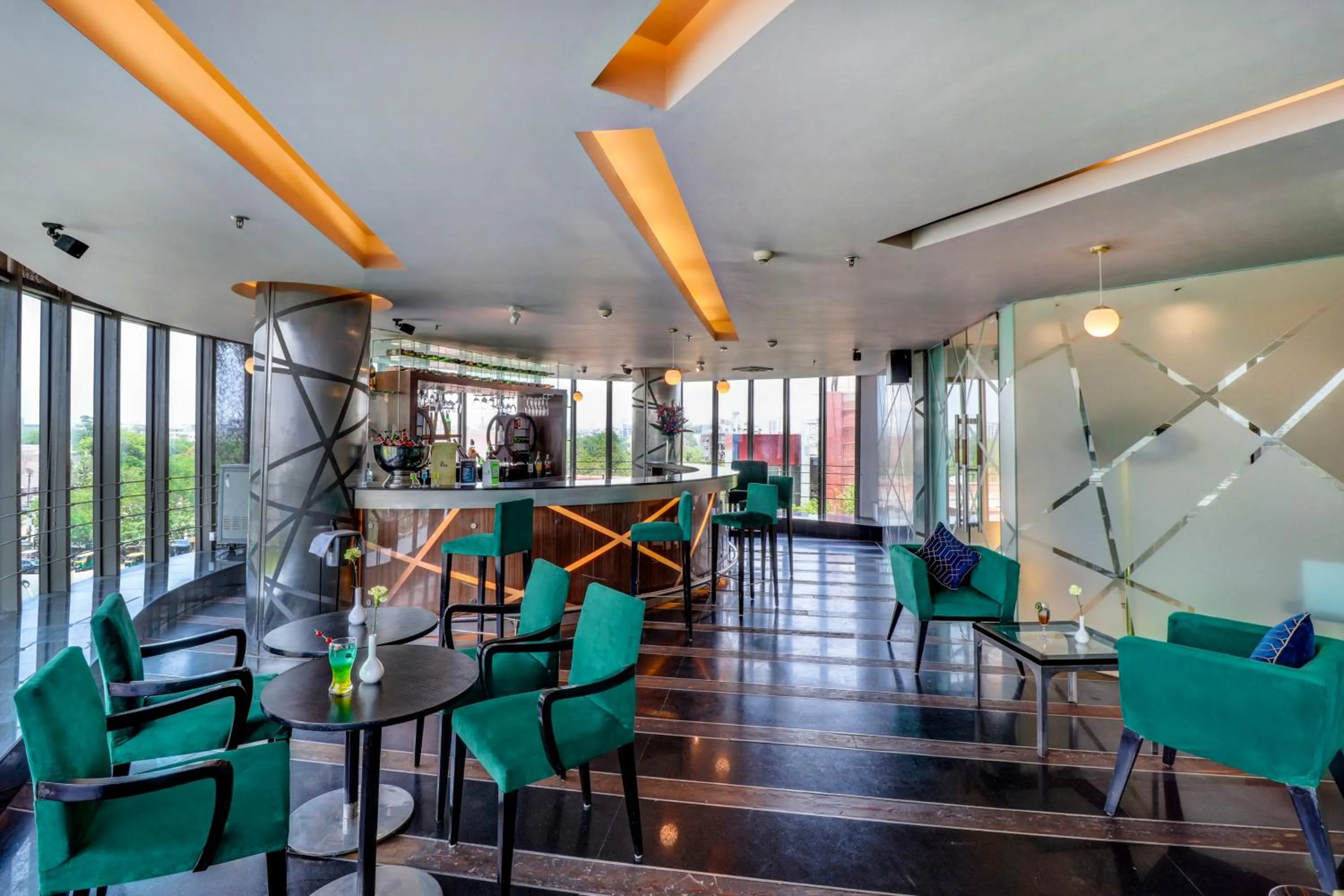 Restaurant/places to eat in Sunday Hotel Jaipur