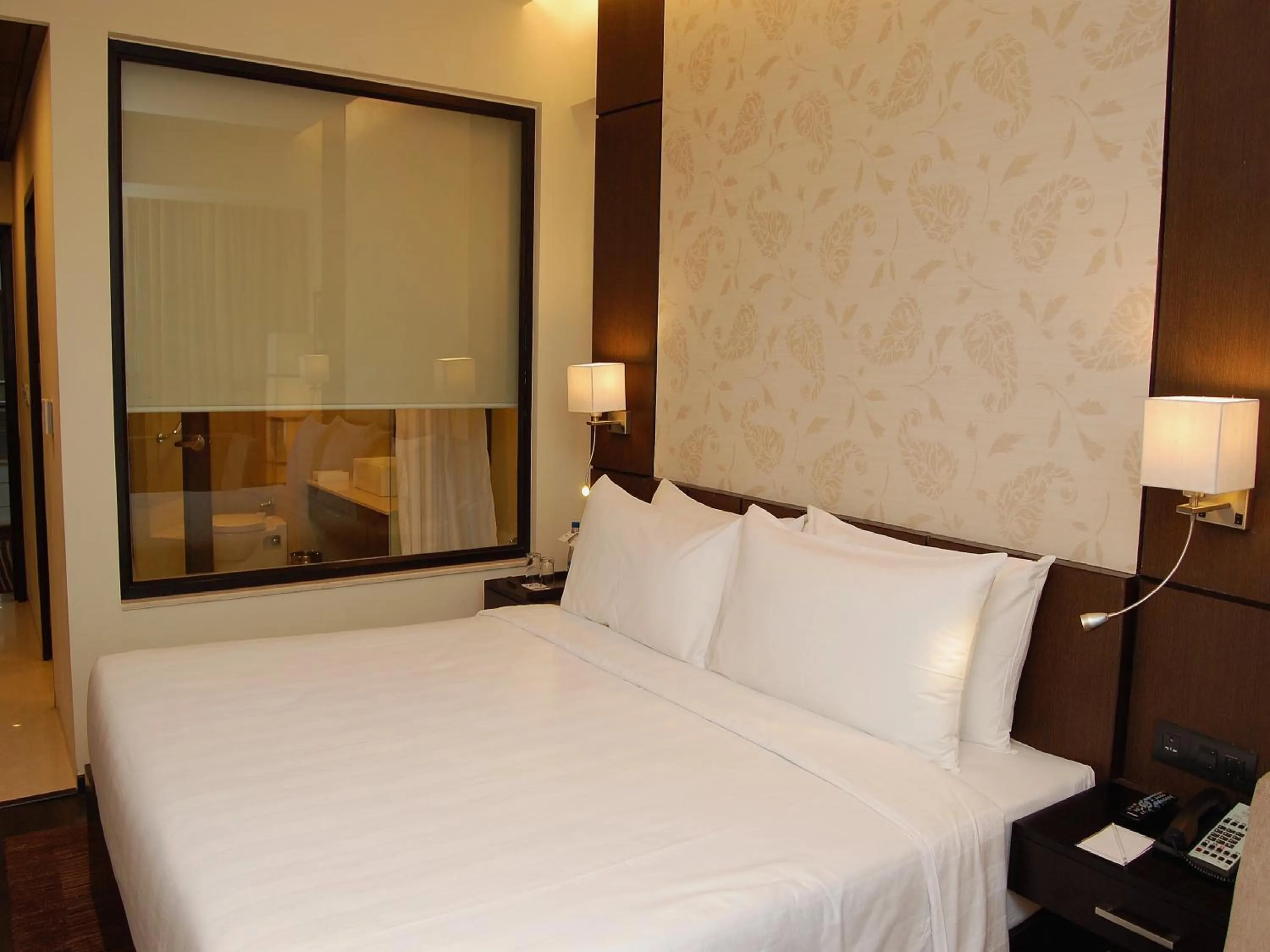 Bedroom, Bed in Sunday Hotel Jaipur