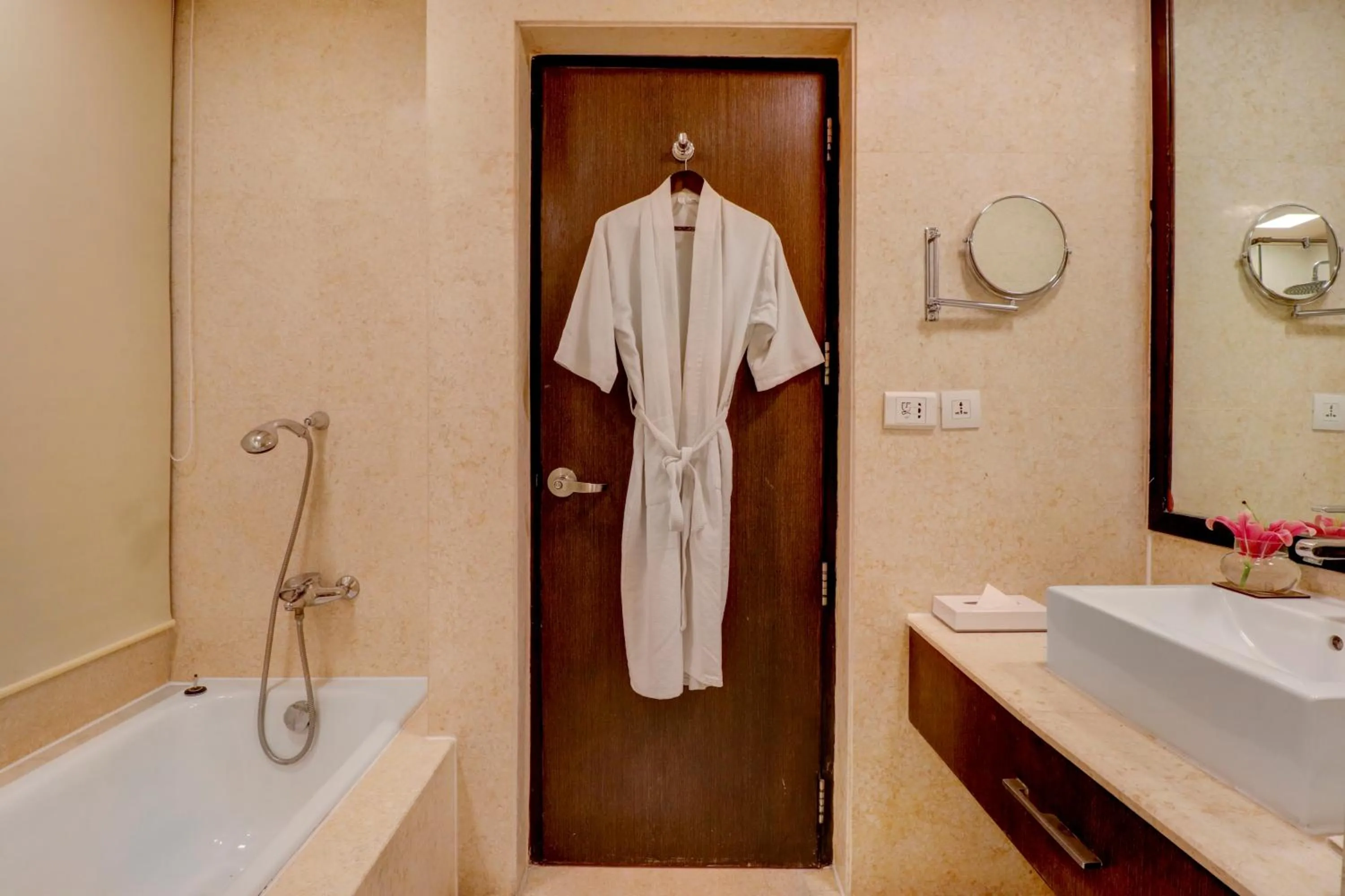 Bathroom in Sunday Hotel Jaipur