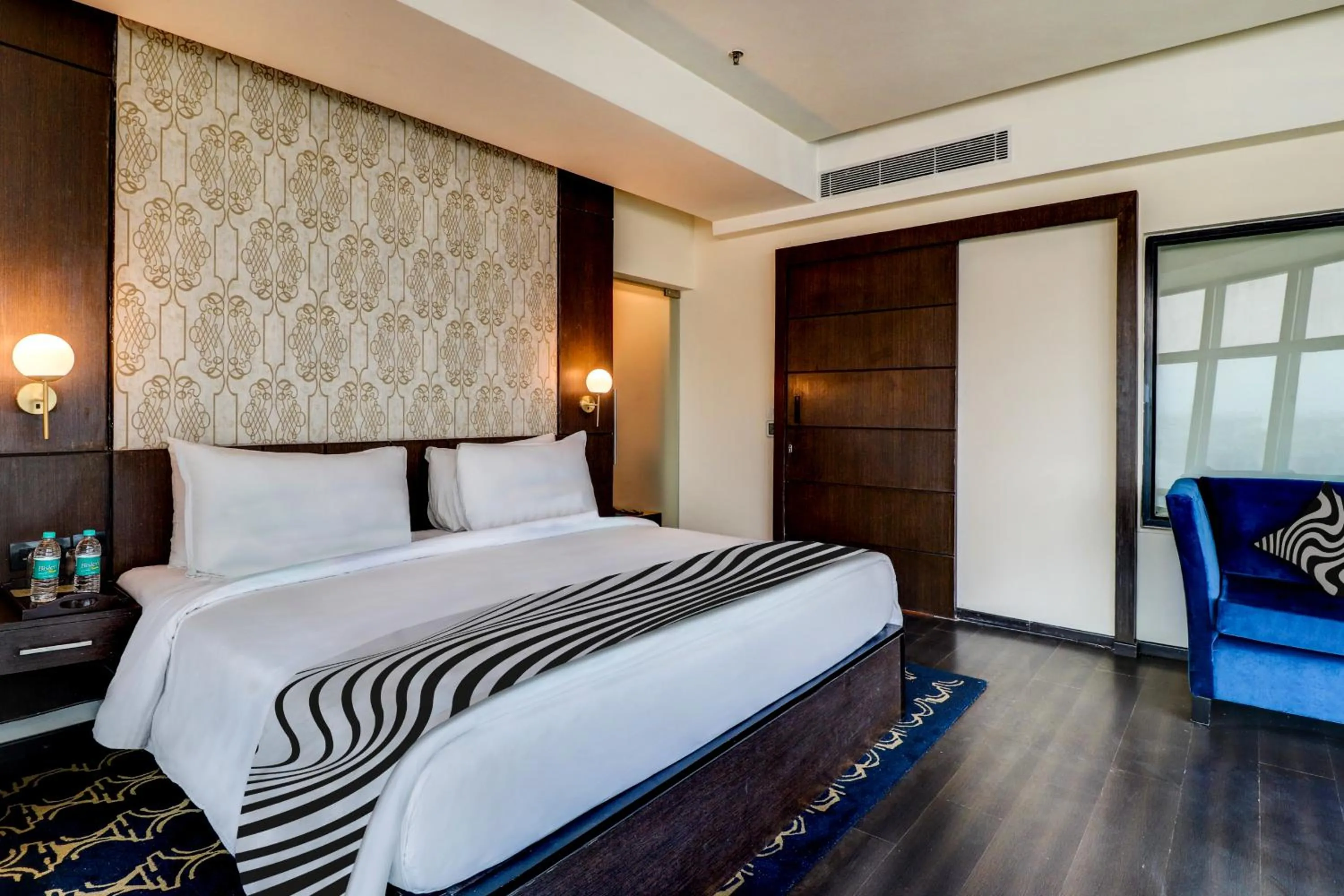 Bed in Sunday Hotel Jaipur